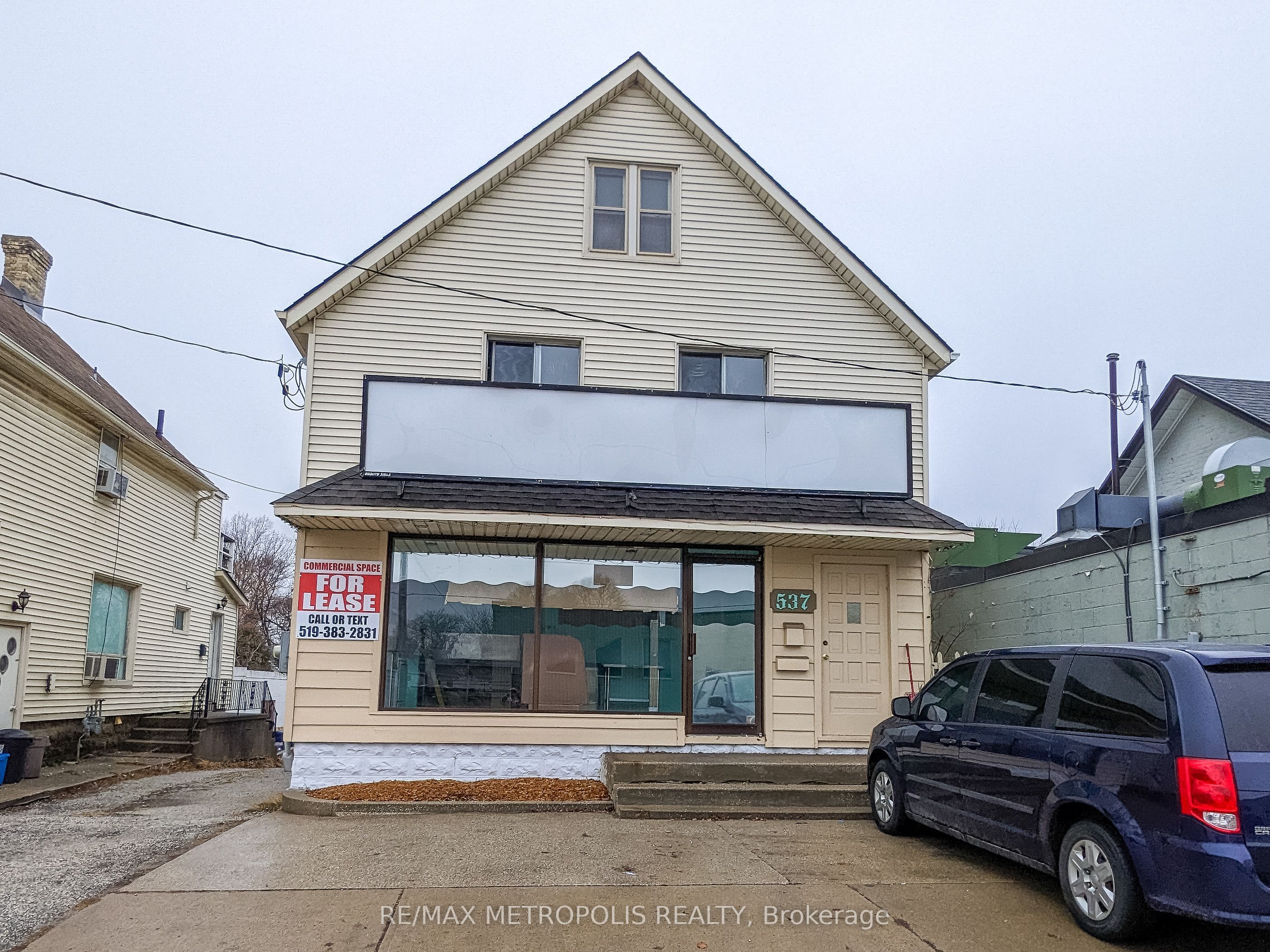 533-537 Christina Street N Property Photo 16