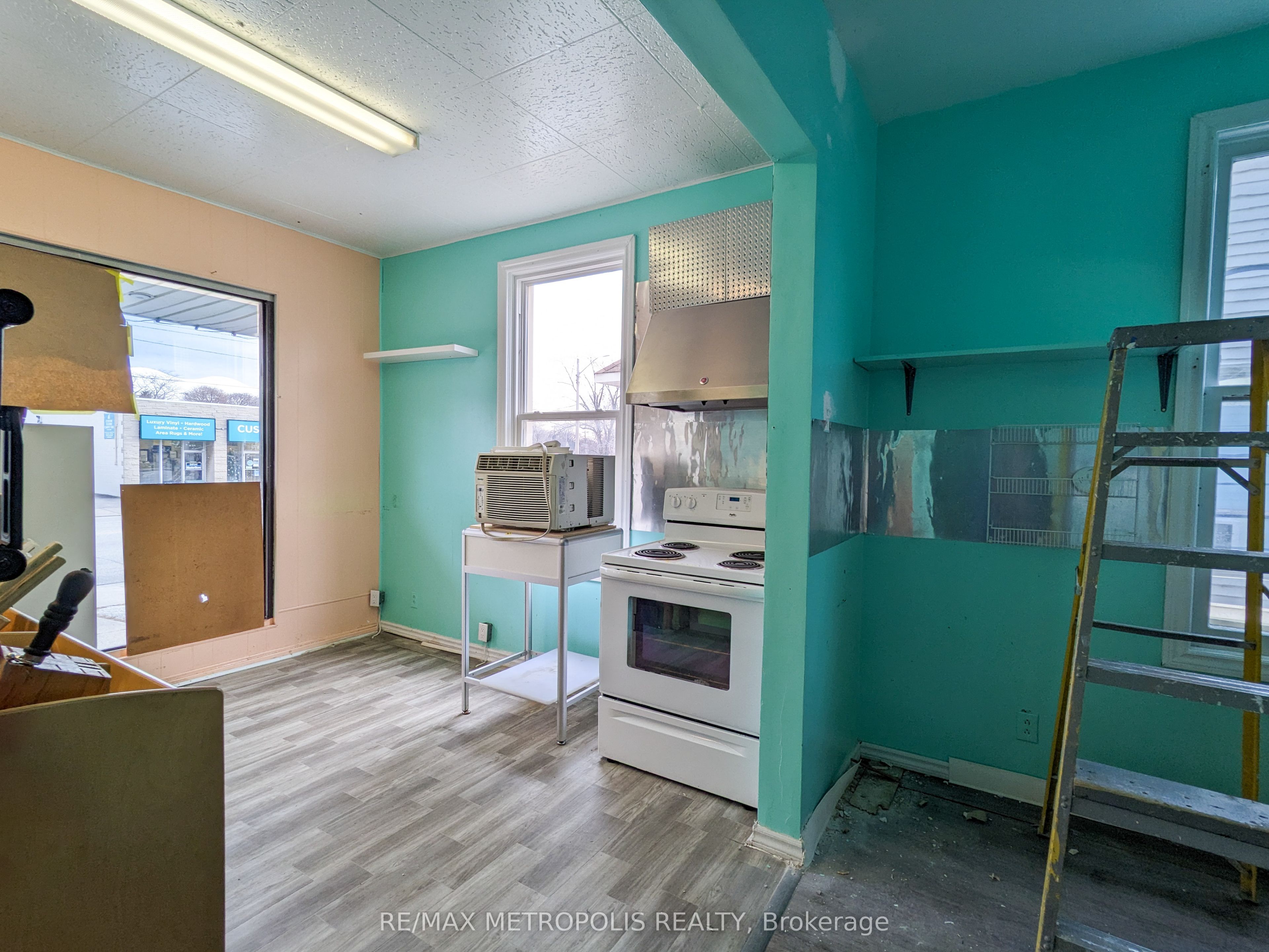 533-537 Christina Street N Property Photo 20