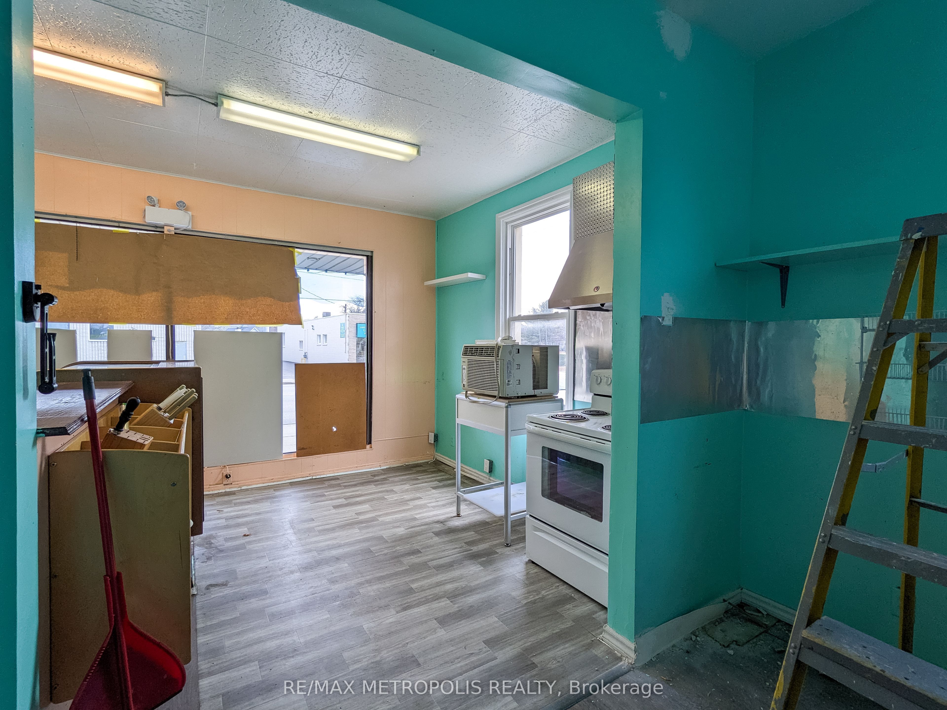 533-537 Christina Street N Property Photo 25