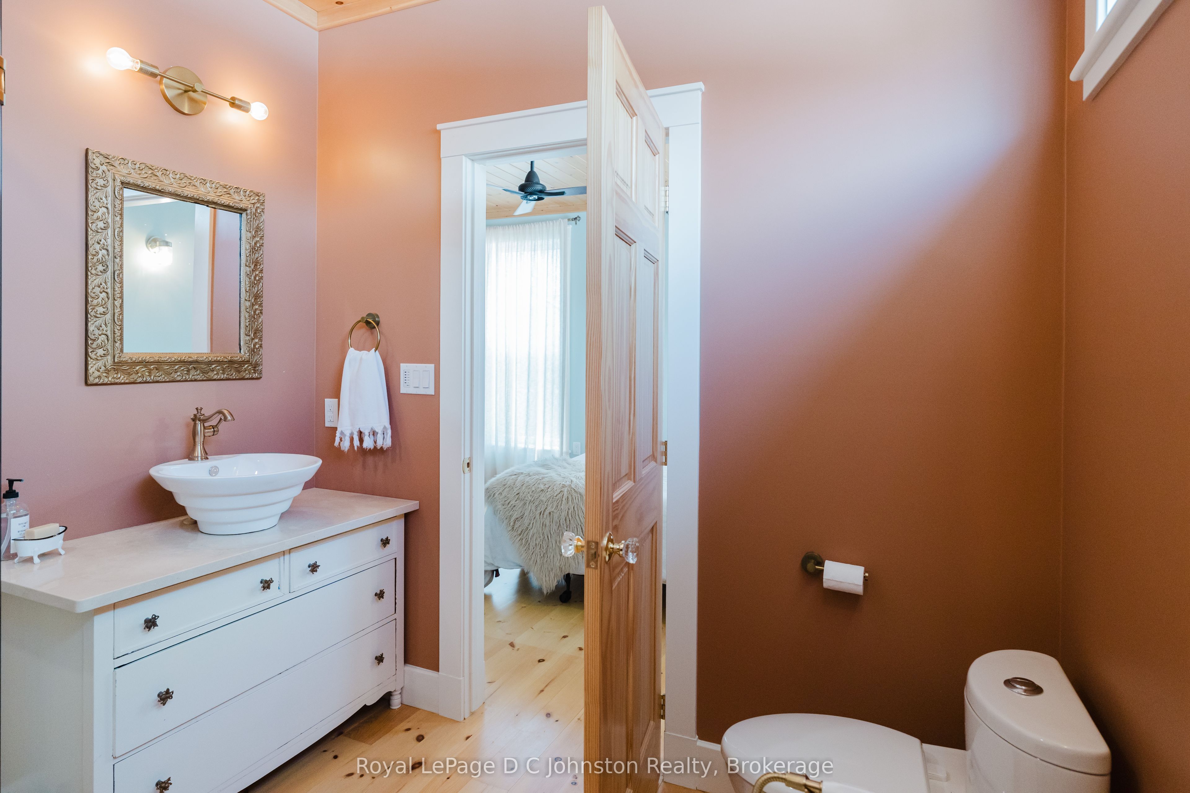 66 Grosvenor St Street N Property Photo 25