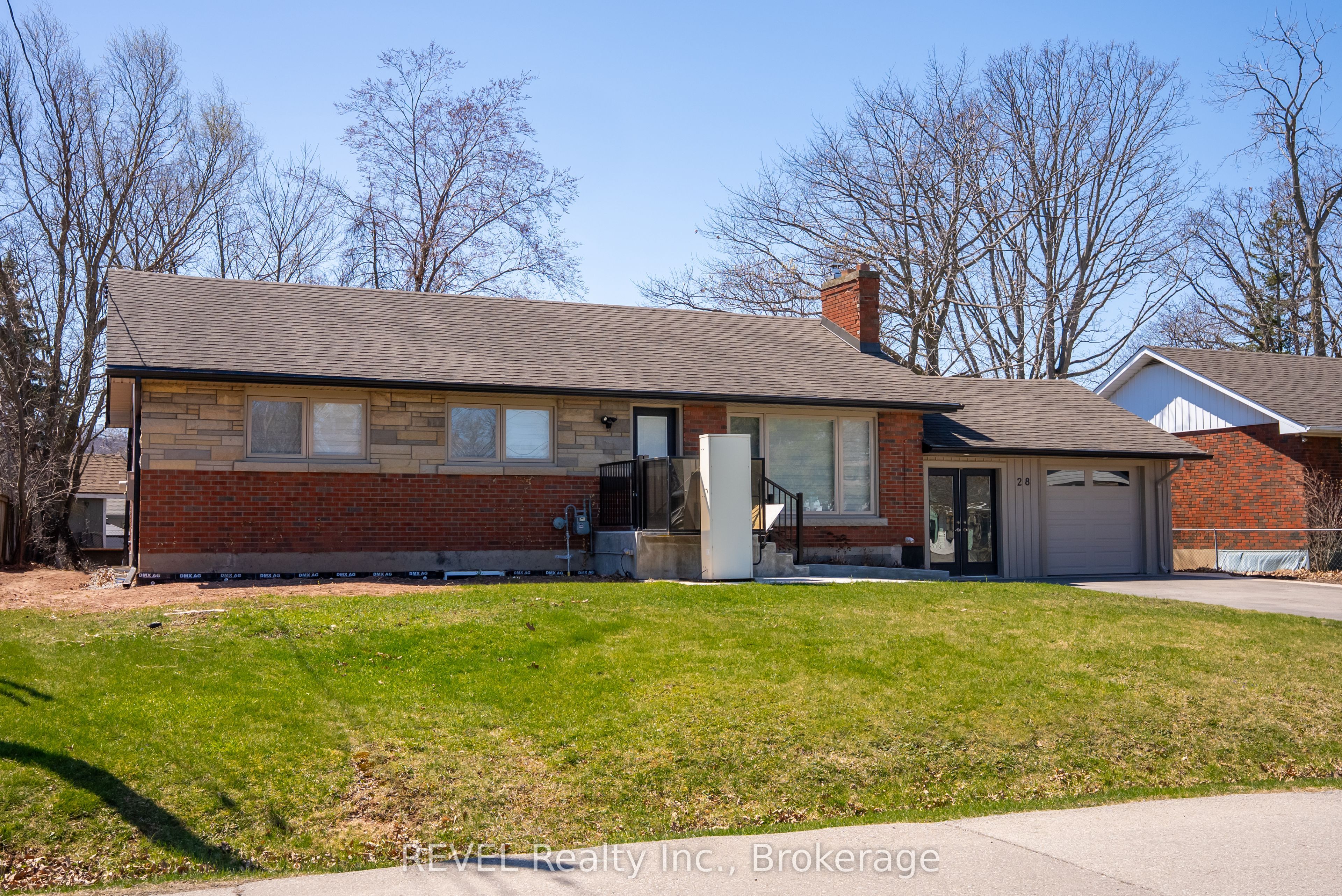 28 Dale Ave Property Photo