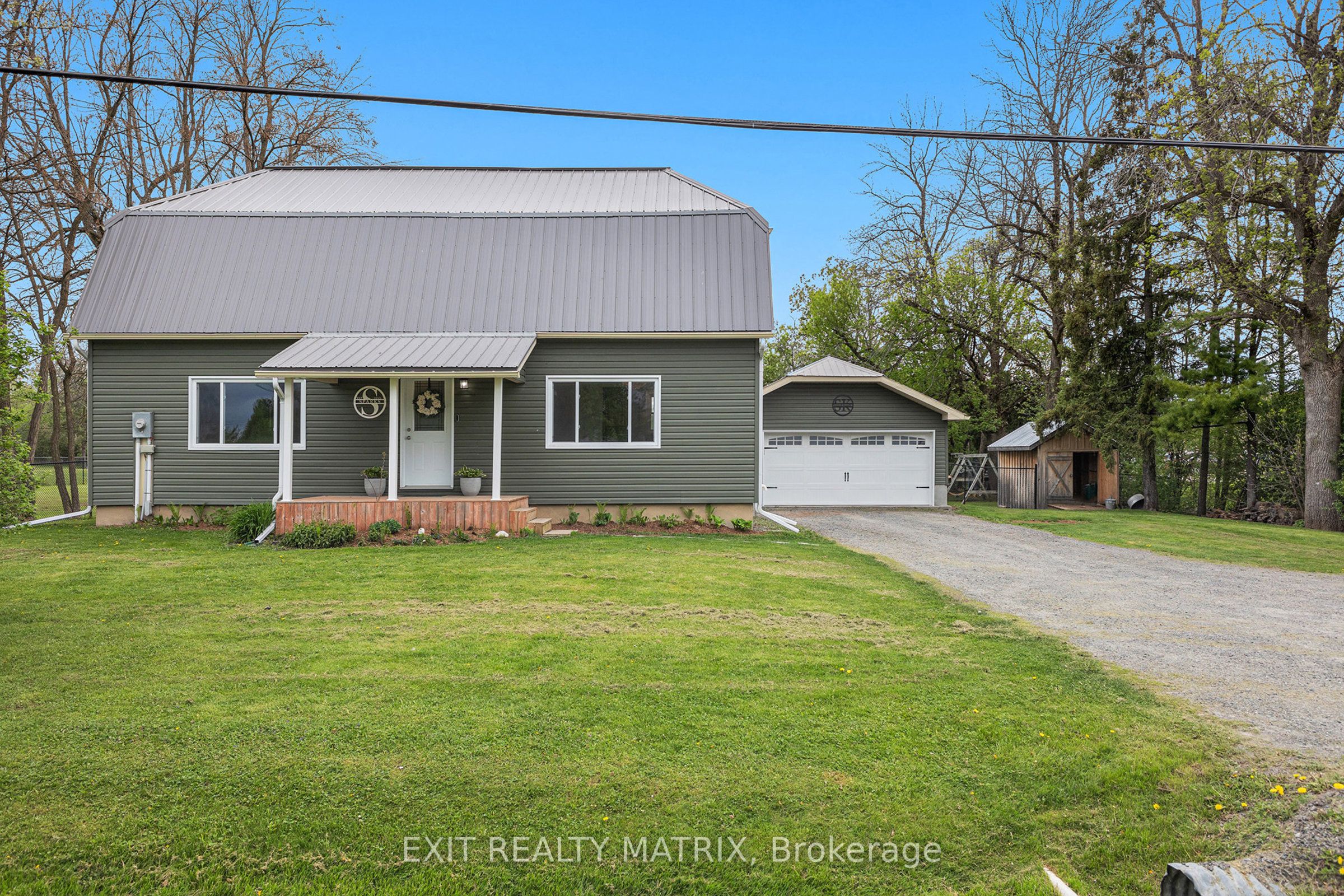 2937 Rideau Ferry Rd Property Photo