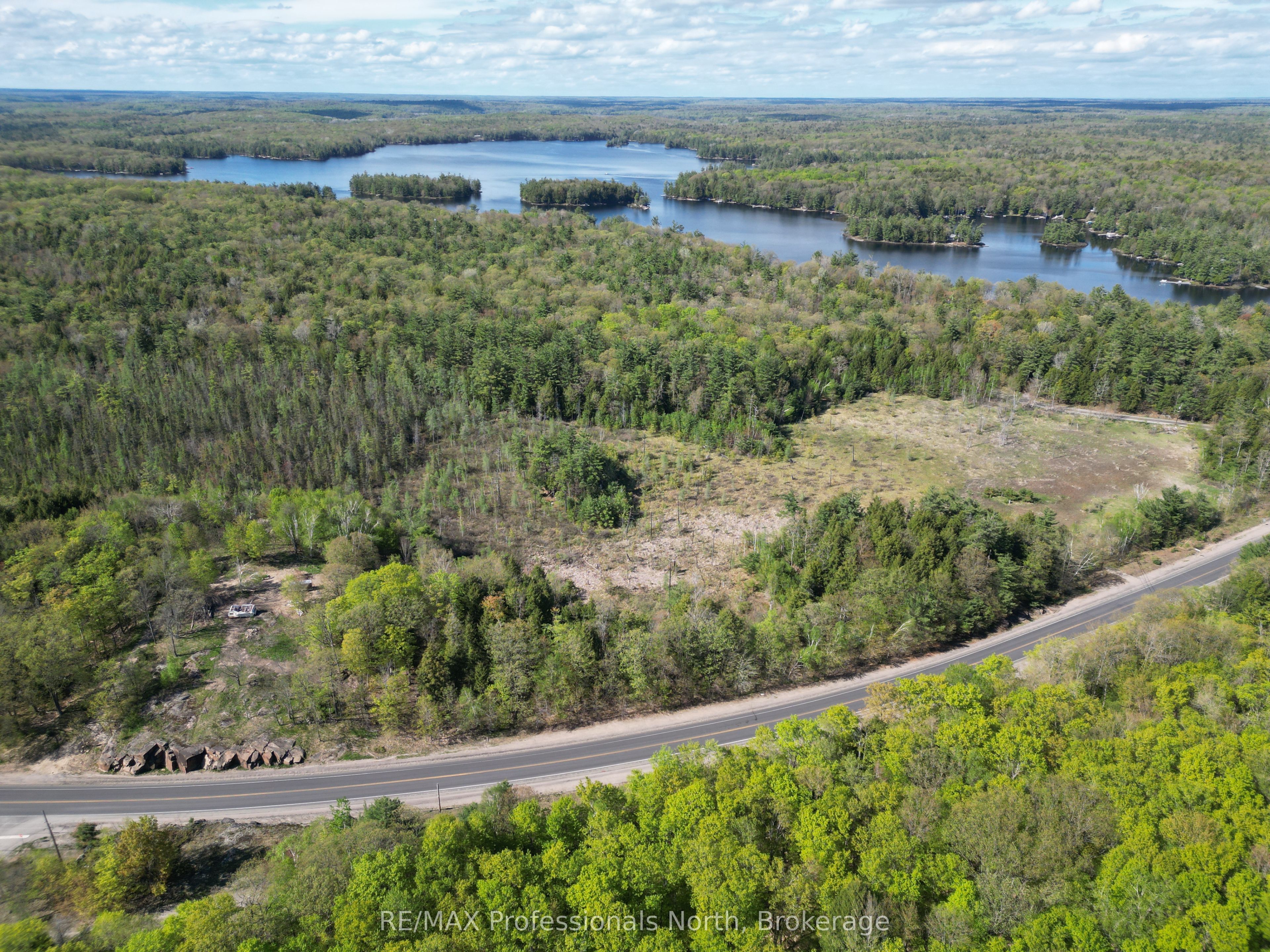 2070 Muskoka 118 Road Property Photo 1