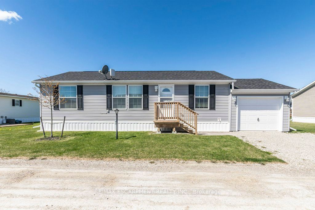 9 Hickory Hollow Property Photo 1