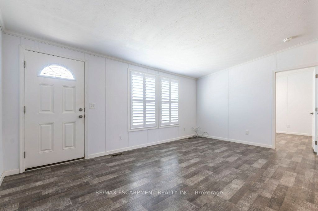 9 Hickory Hollow Property Photo 6