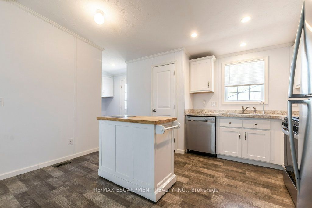 9 Hickory Hollow Property Photo 10
