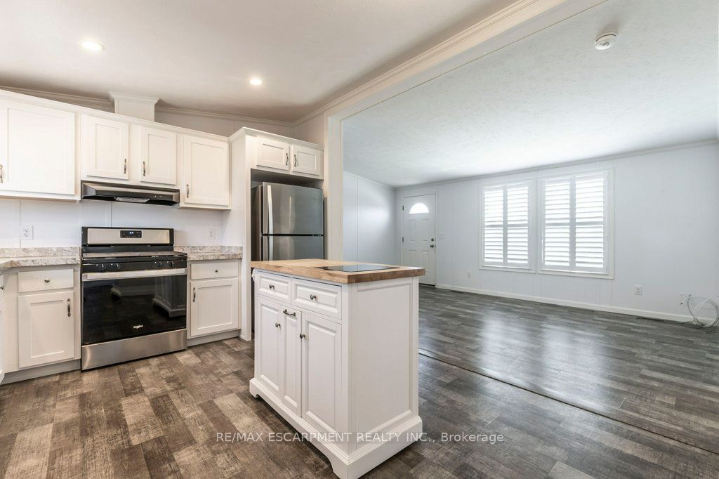9 Hickory Hollow Property Photo 12