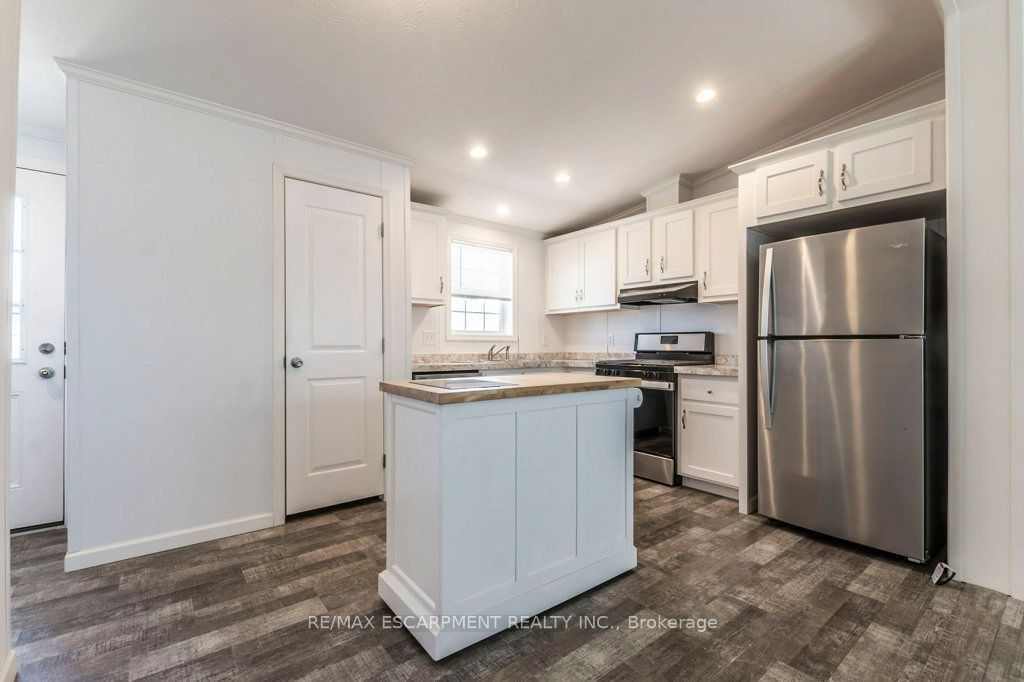 9 Hickory Hollow Property Photo 13