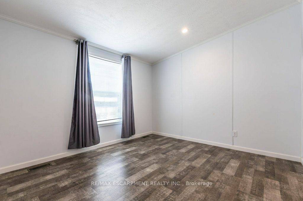 9 Hickory Hollow Property Photo 15