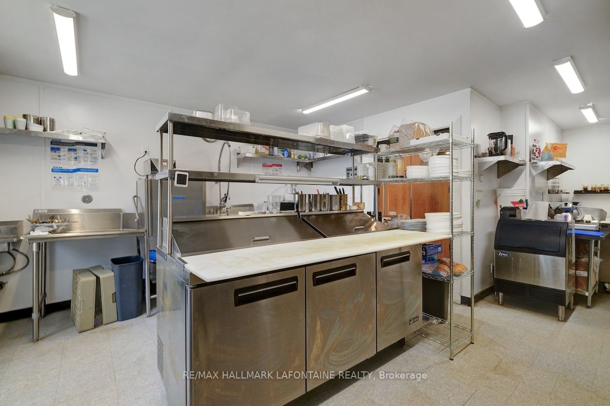 100 Gore St E Property Photo 22