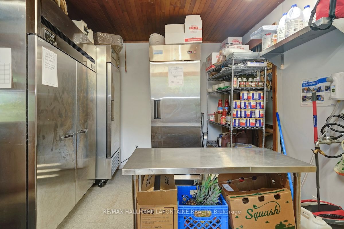 100 Gore St E Property Photo 27