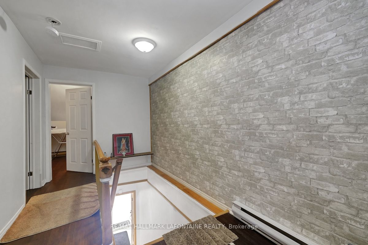 100 Gore St E Property Photo 38