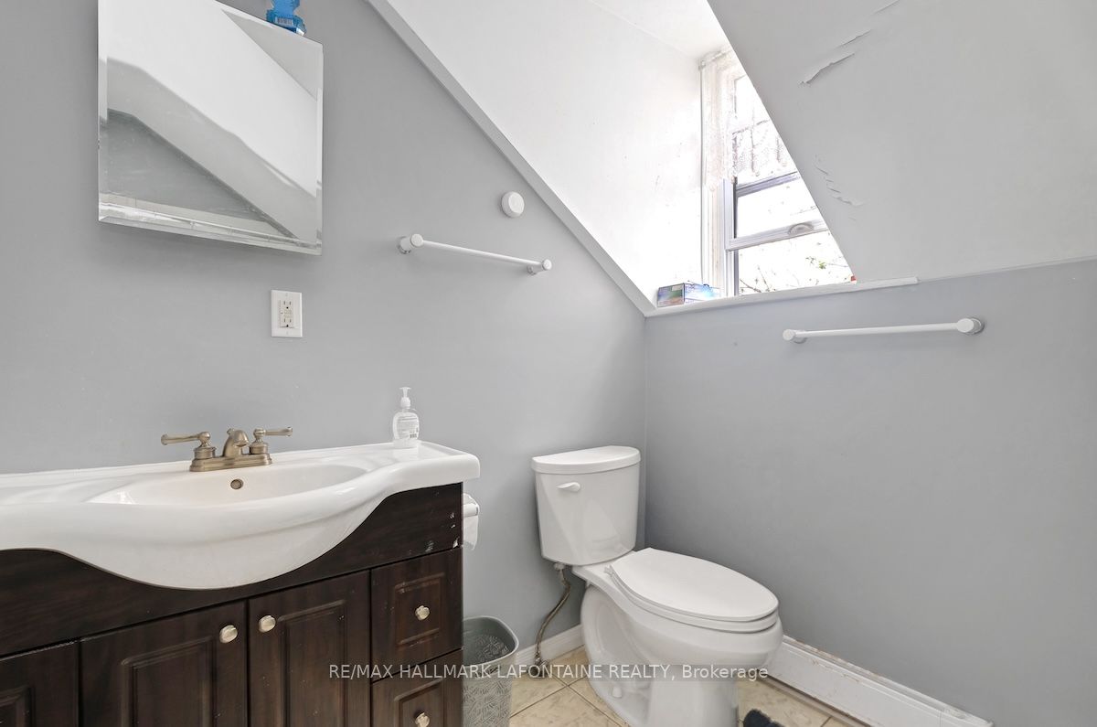 100 Gore St E Property Photo 43