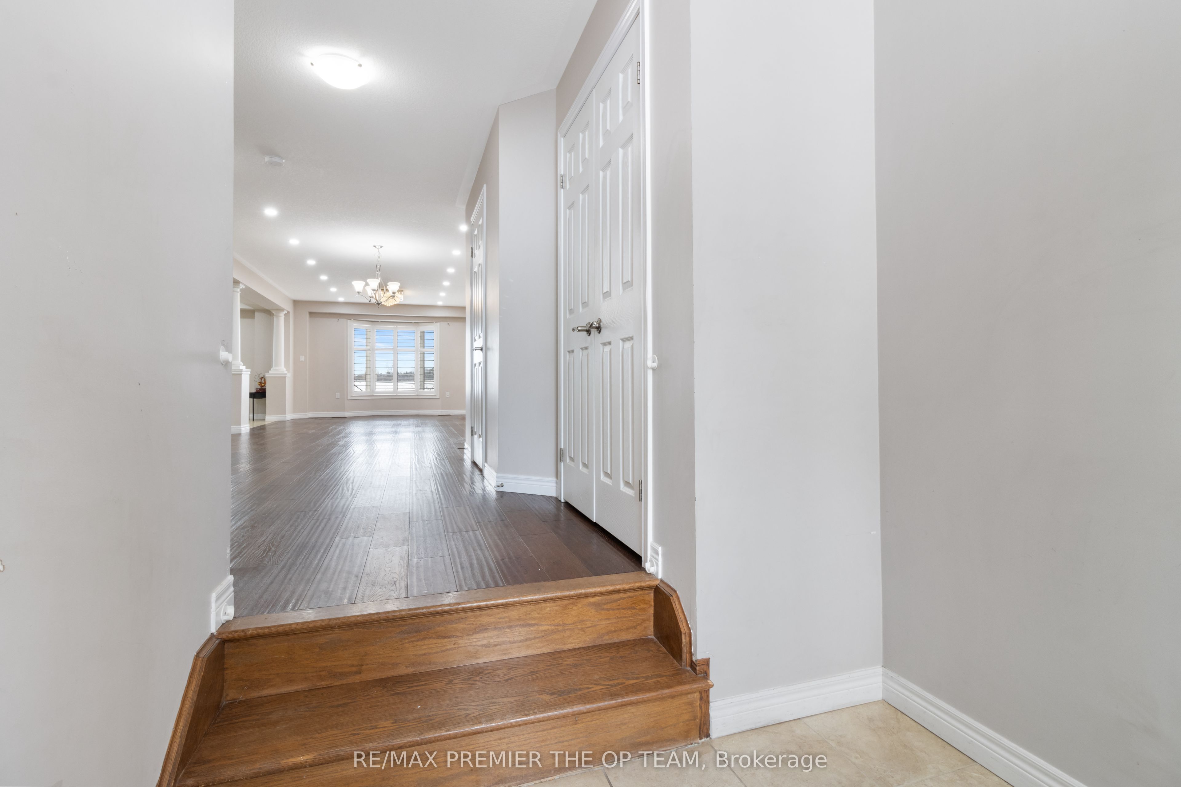 147 Pelech Crescent Property Photo 6