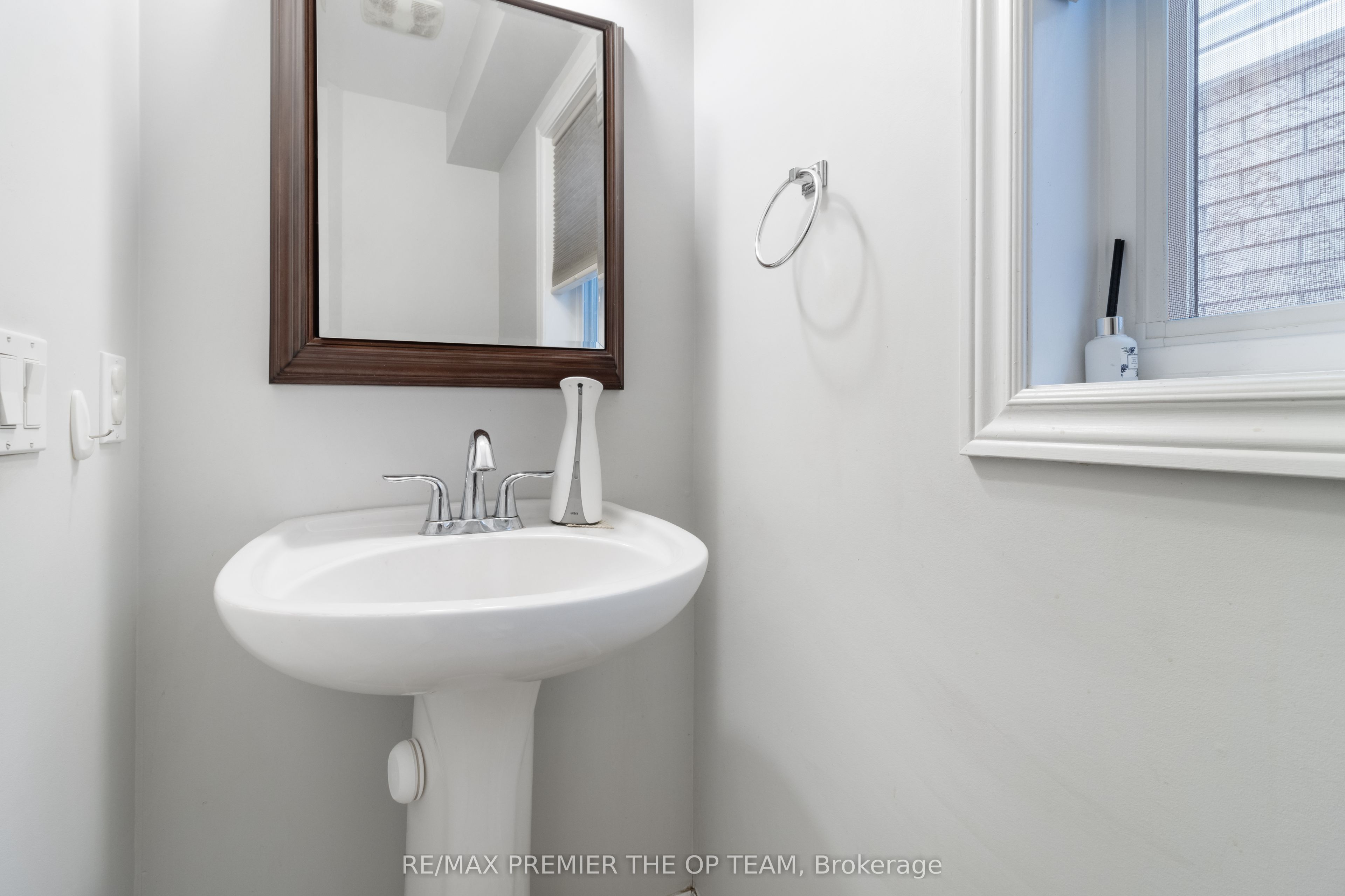 147 Pelech Crescent Property Photo 7