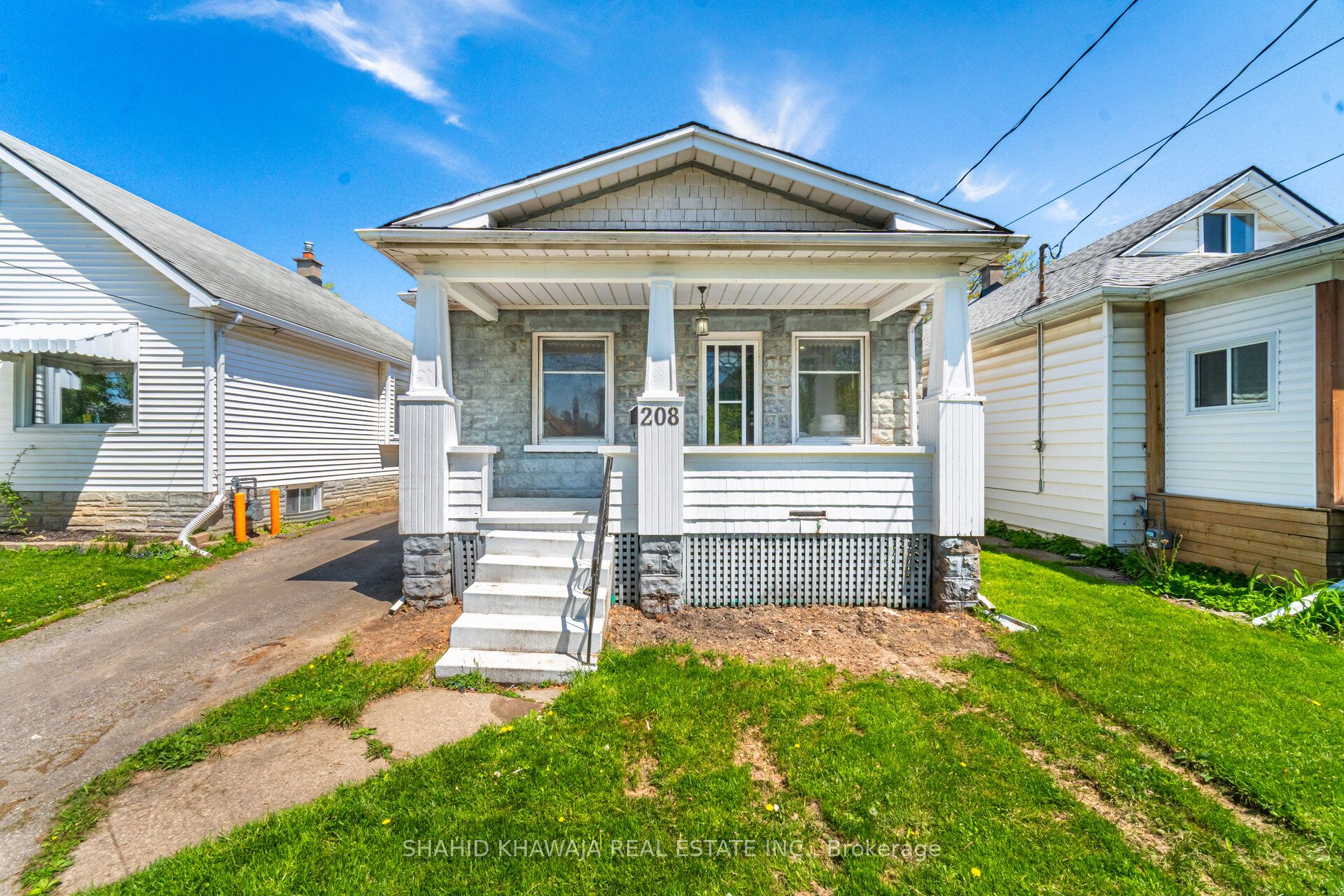 208 Lake St Property Photo