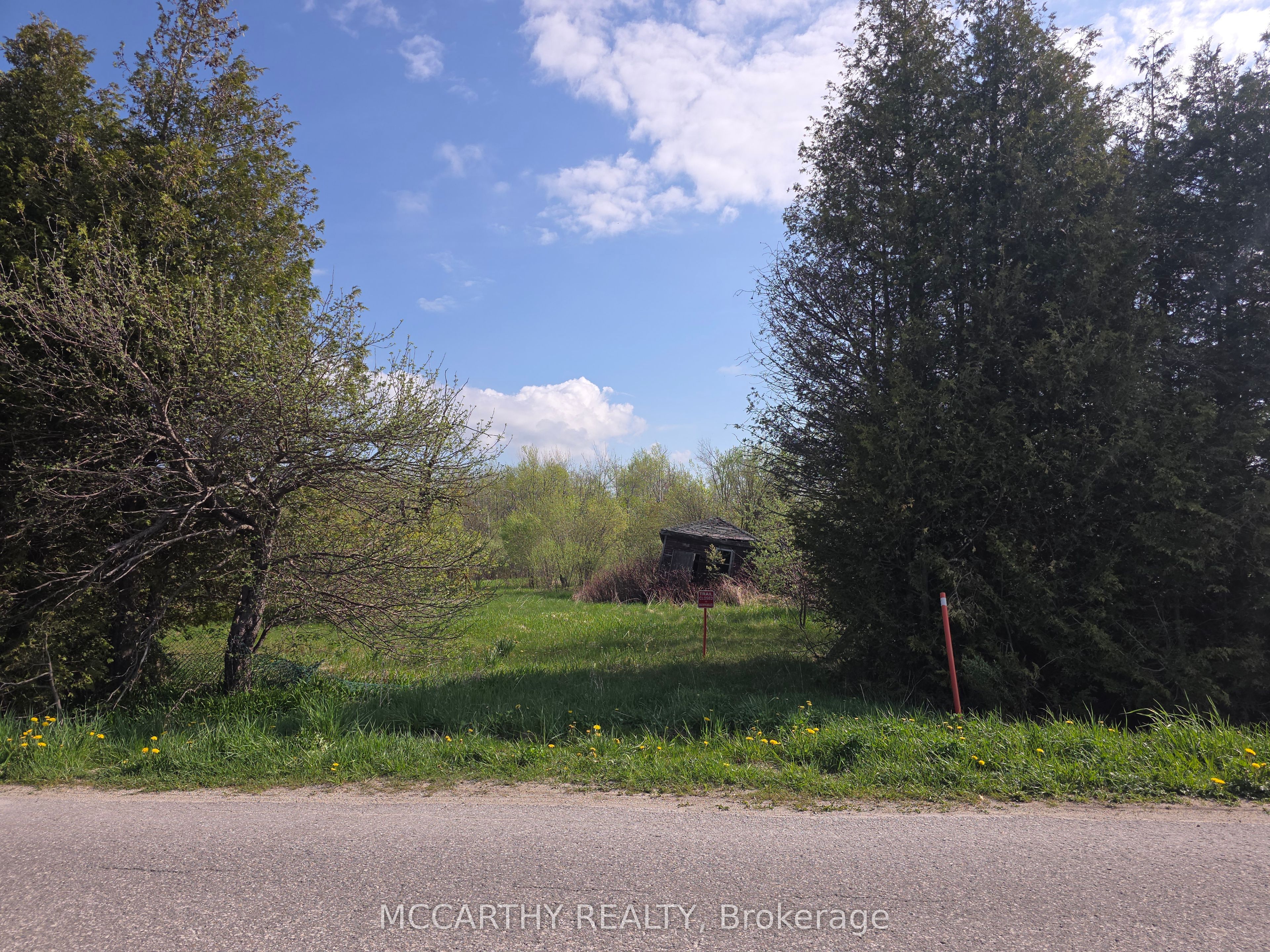 238527 4th Line Property Photo