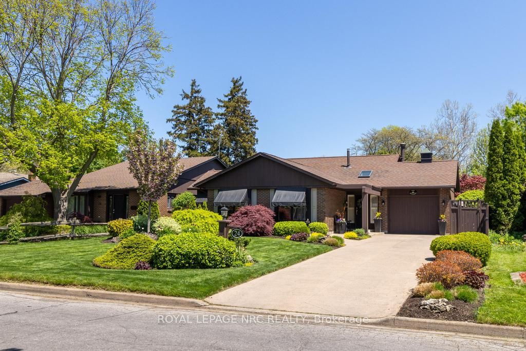 24 Richelieu Dr Property Photo 1