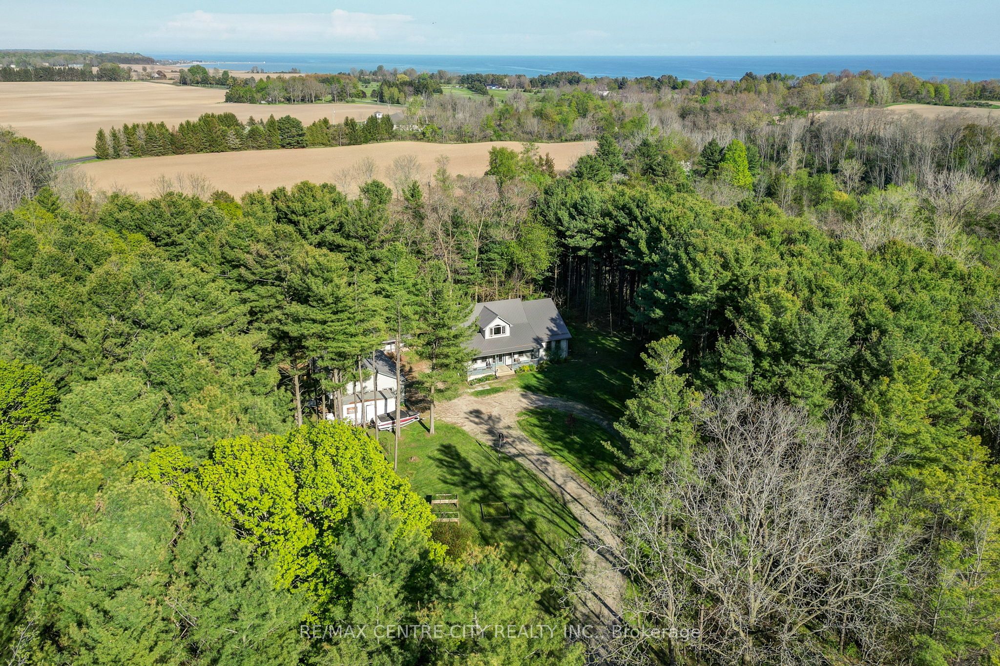 35035 Lake Line Property Photo 1