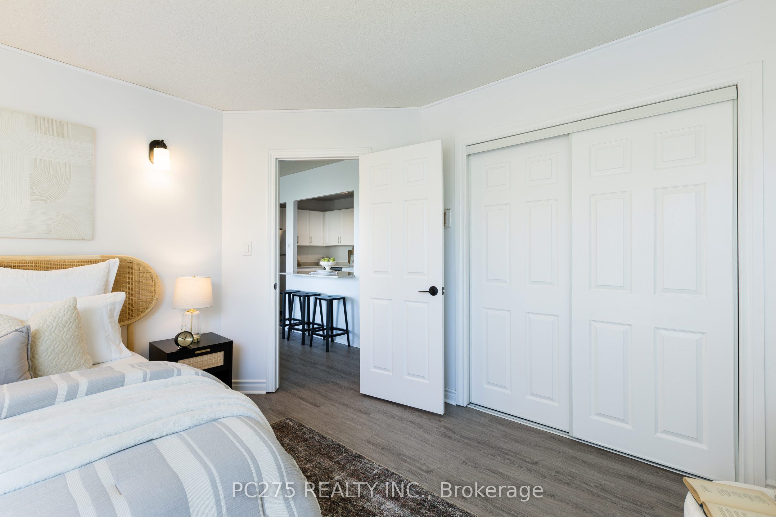 549 Ridout Street N 407 Property Photo 22