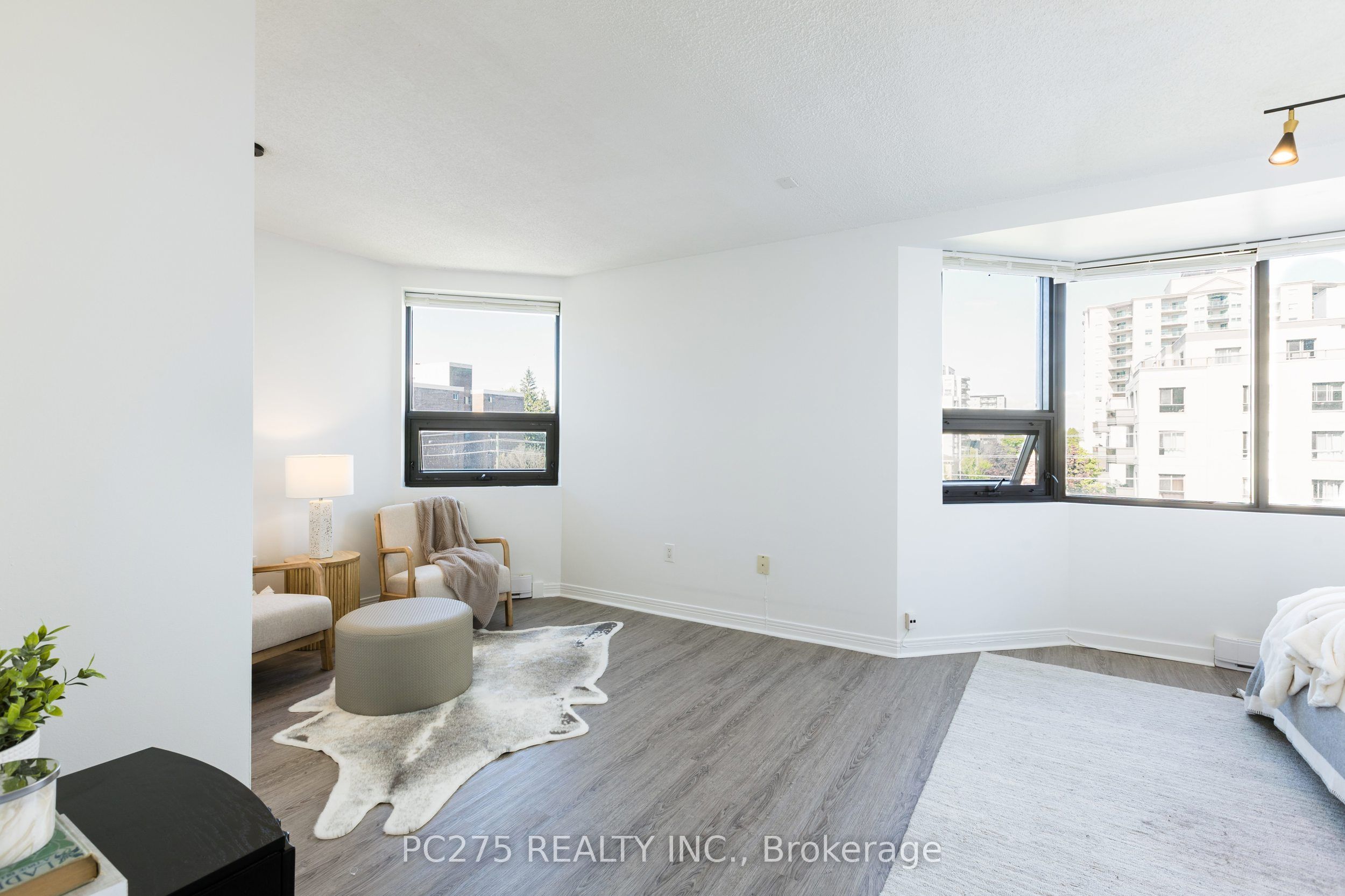 549 Ridout Street N 407 Property Photo 27