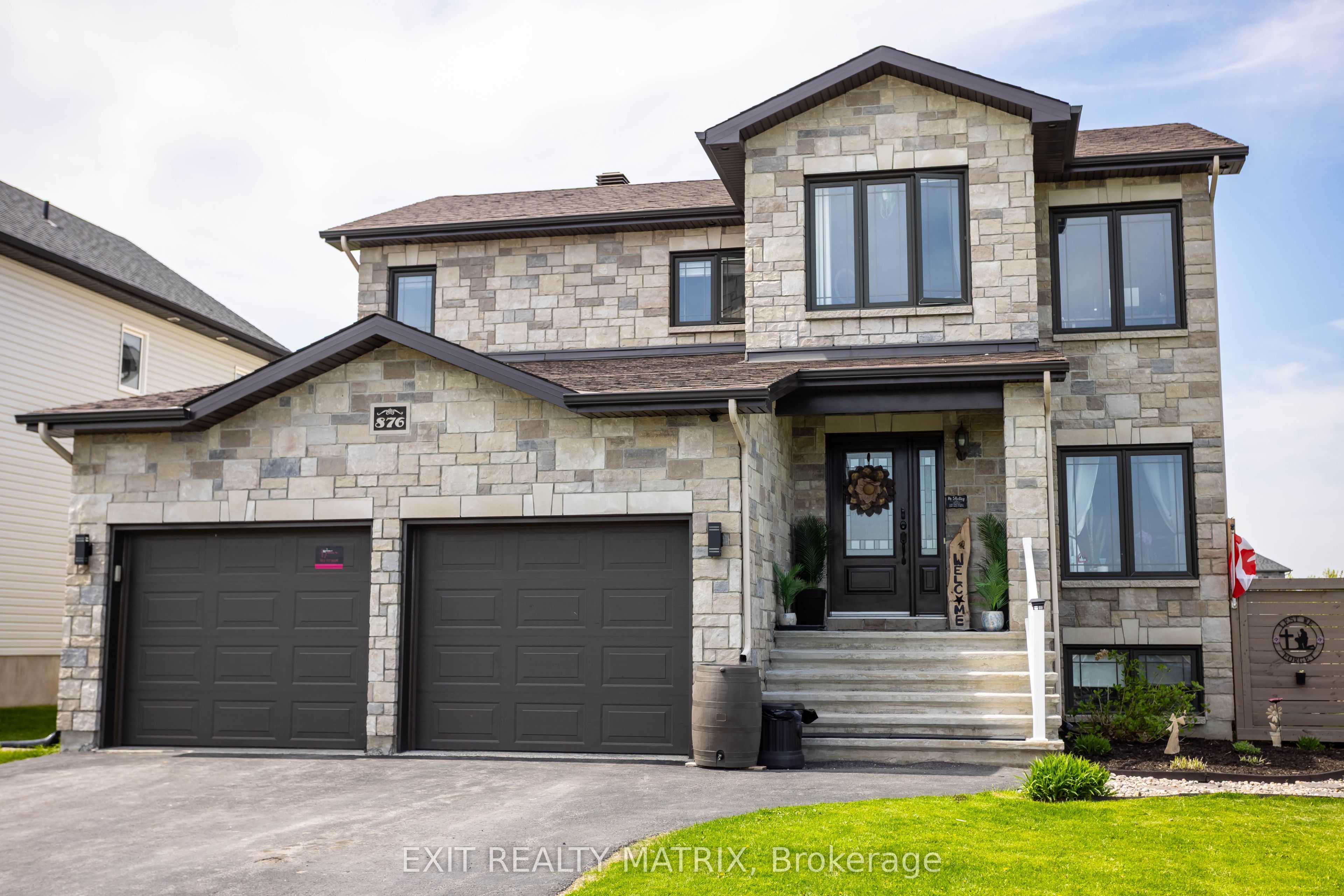 876 Oceane Street Property Photo 1