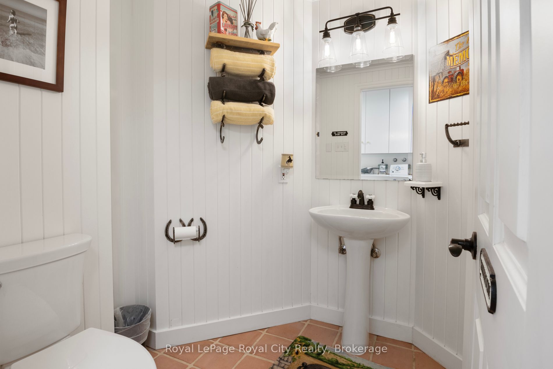 5228 First Line Property Photo 18