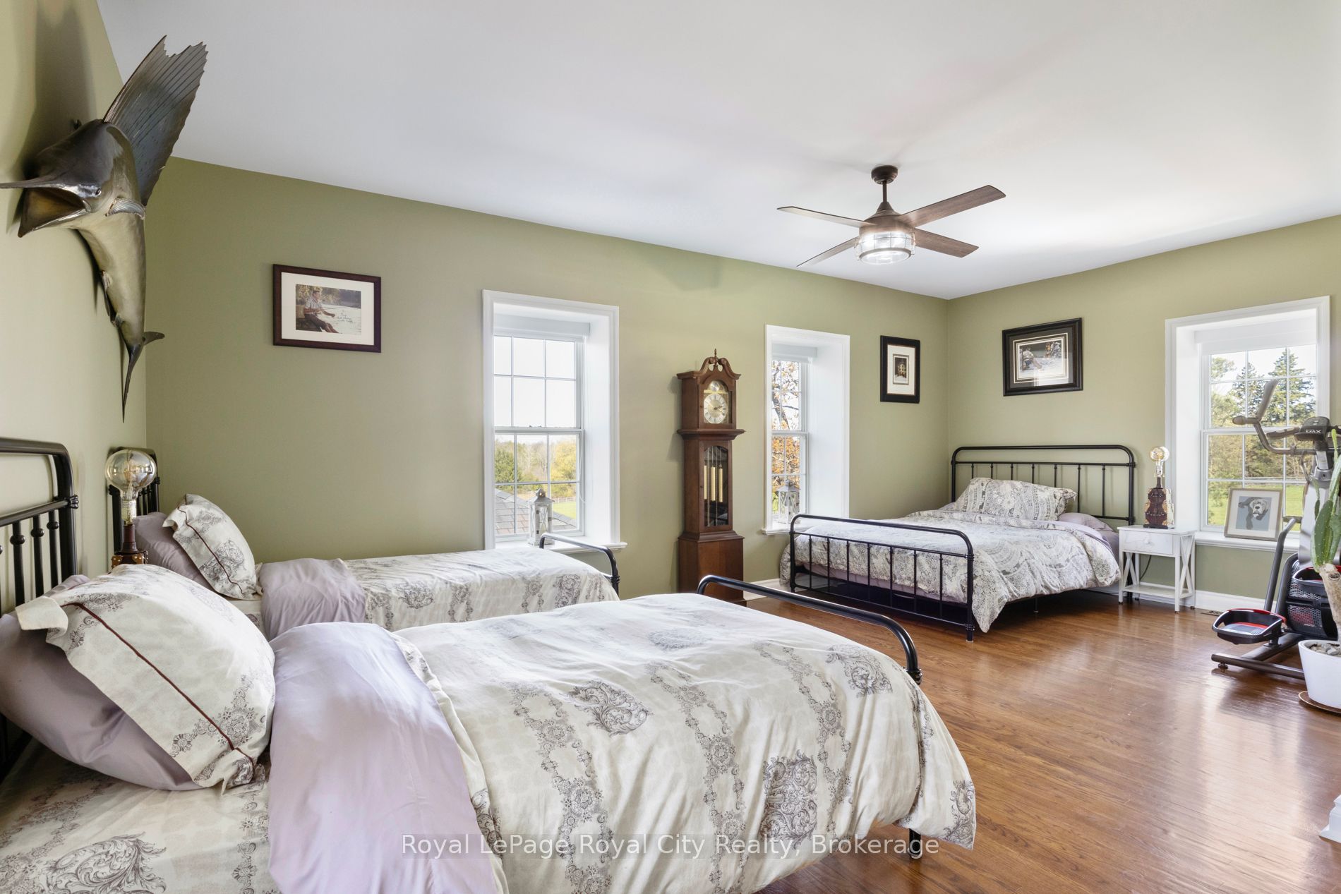 5228 First Line Property Photo 27