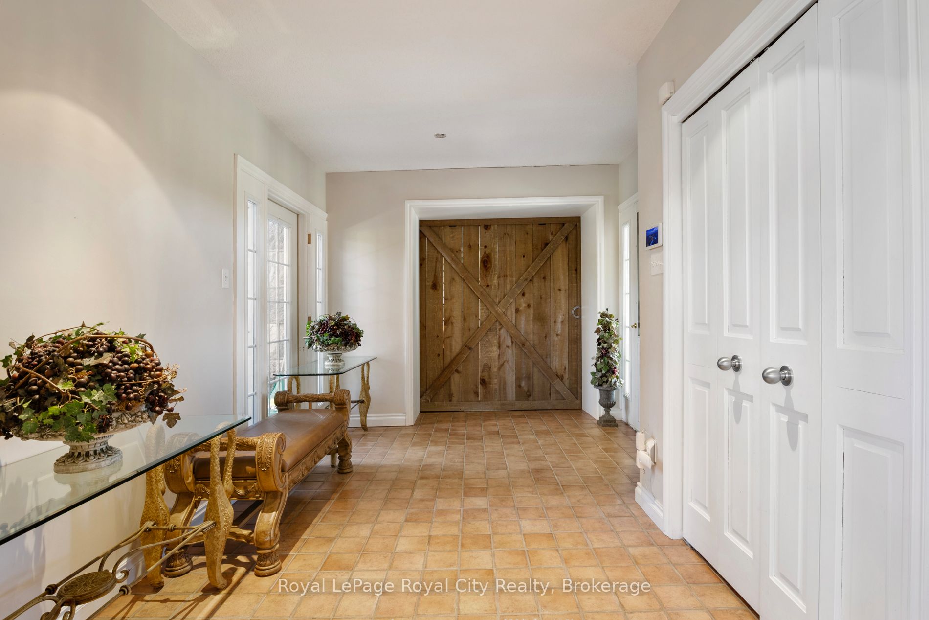 5228 First Line Property Photo 30
