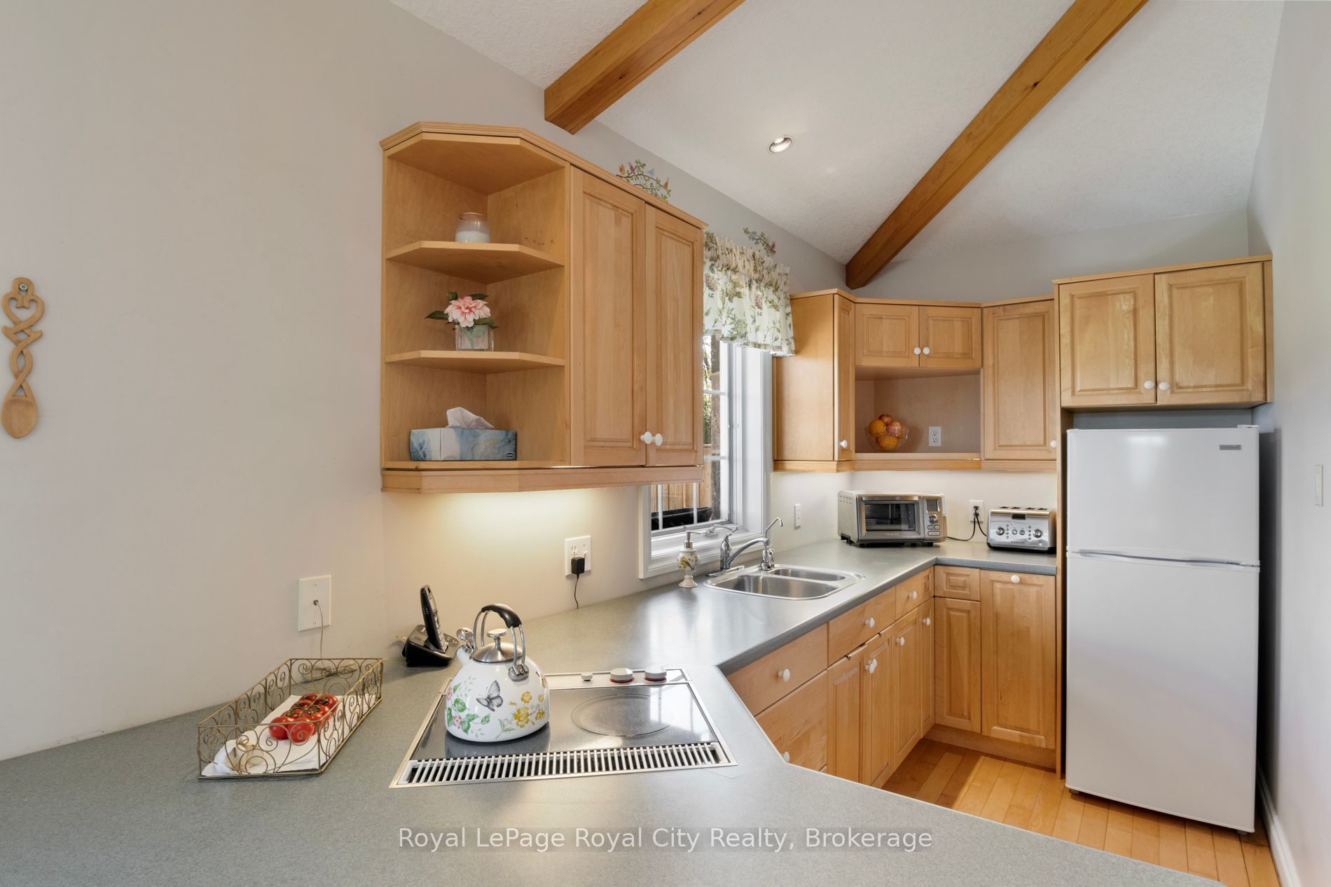 5228 First Line Property Photo 33