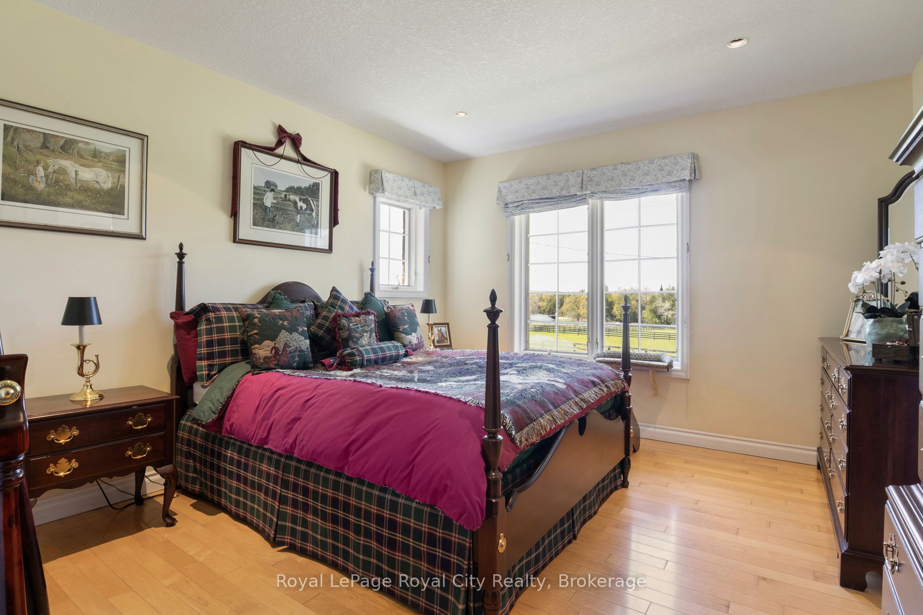 5228 First Line Property Photo 34