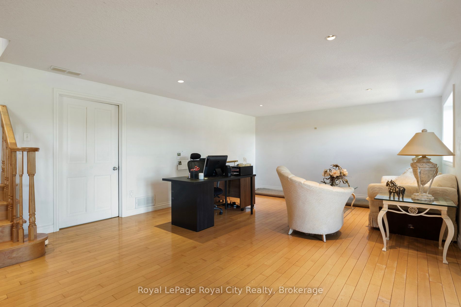 5228 First Line Property Photo 38