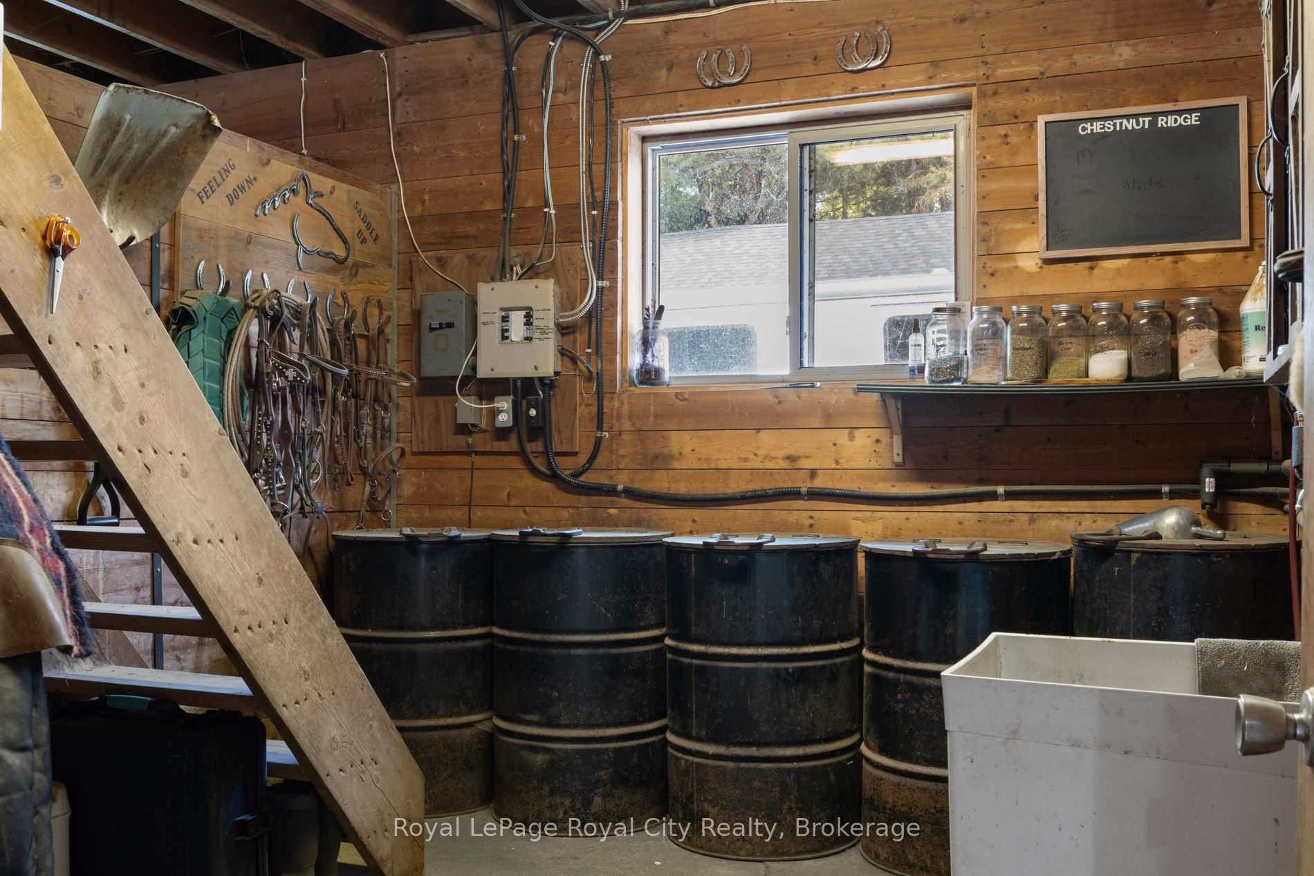 5228 First Line Property Photo 44