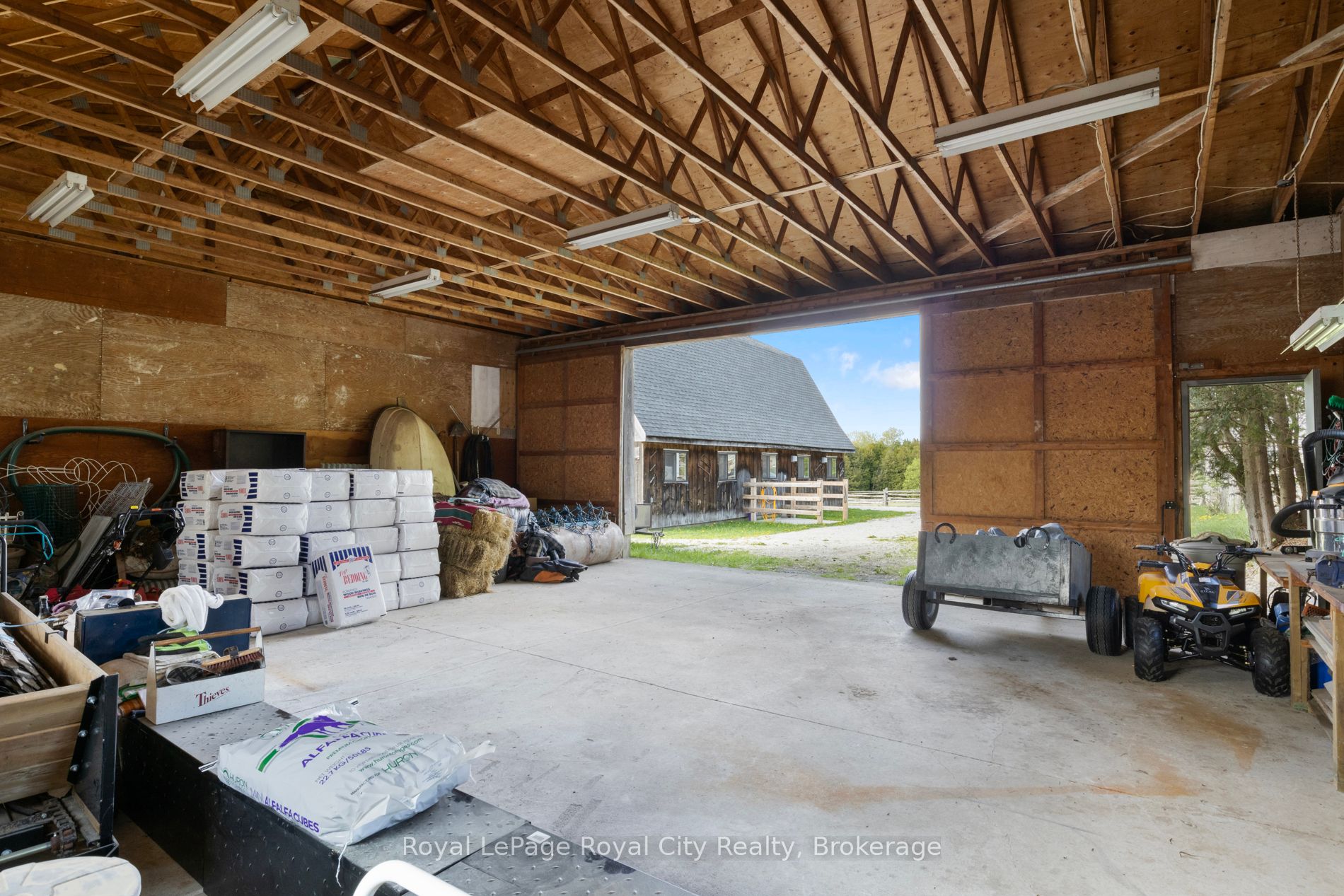 5228 First Line Property Photo 45
