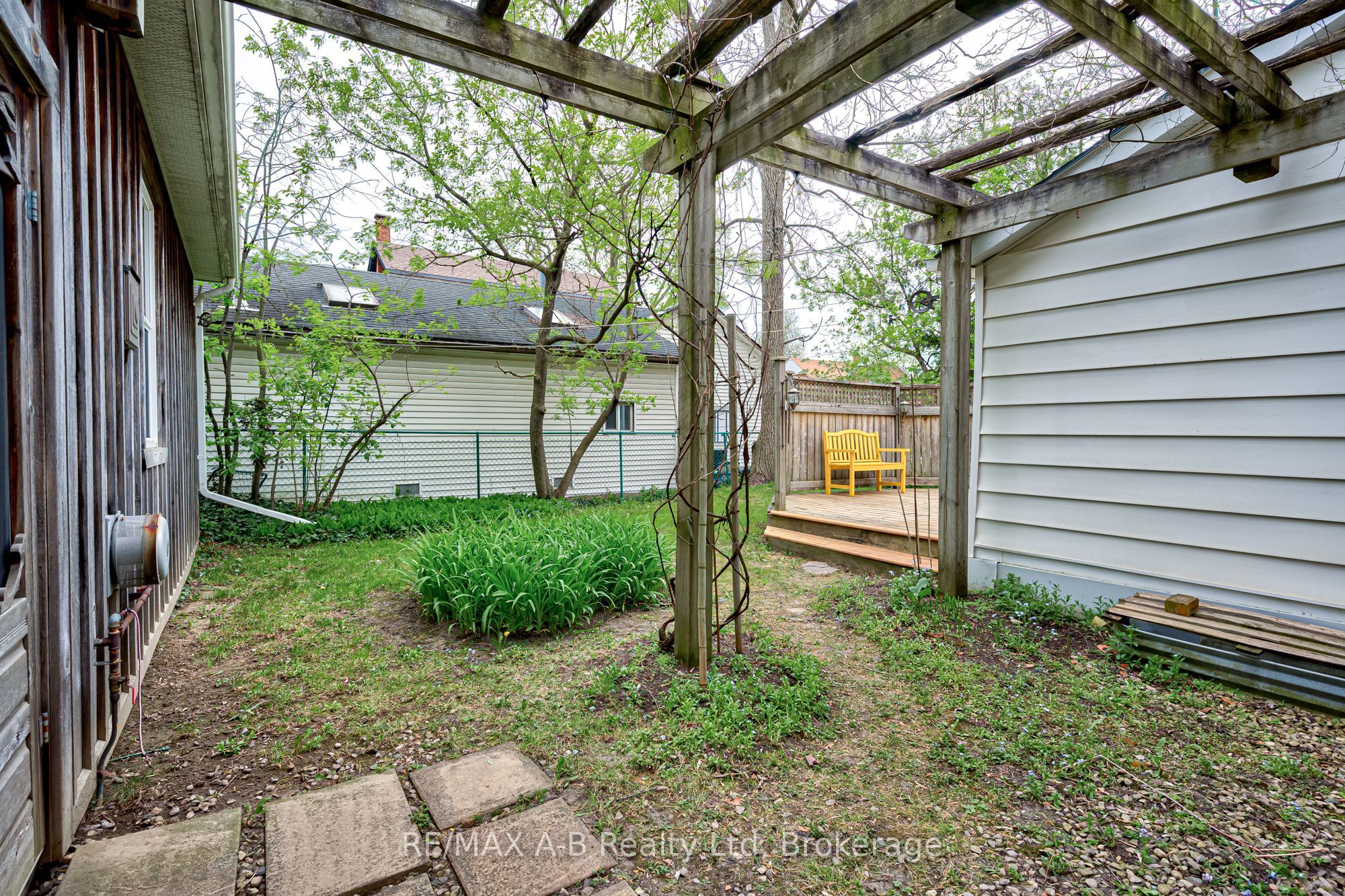258 Douro Street Property Photo 16