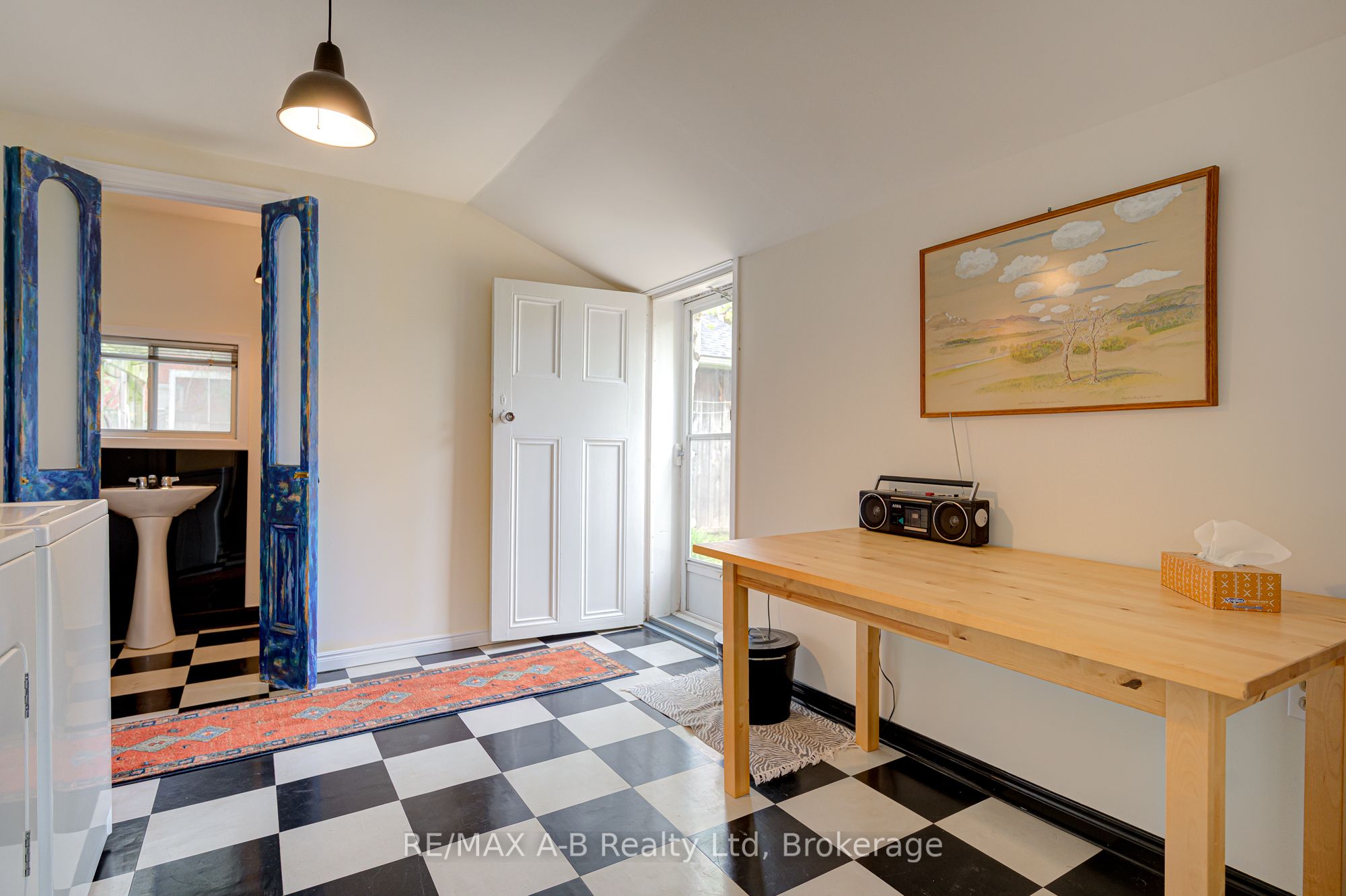 258 Douro Street Property Photo 27