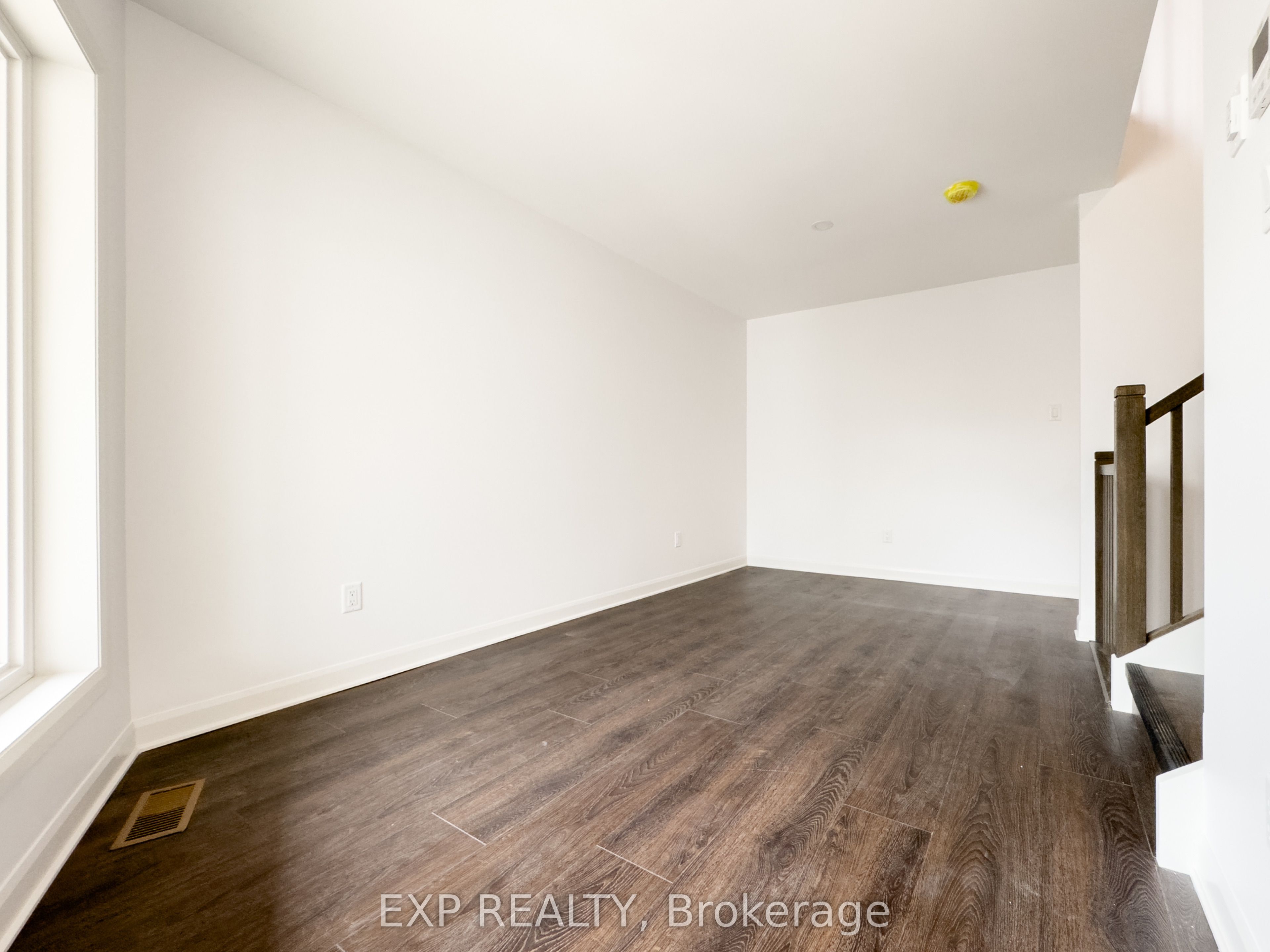 #a - 25 Fair Oaks Crescent Property Photo 6