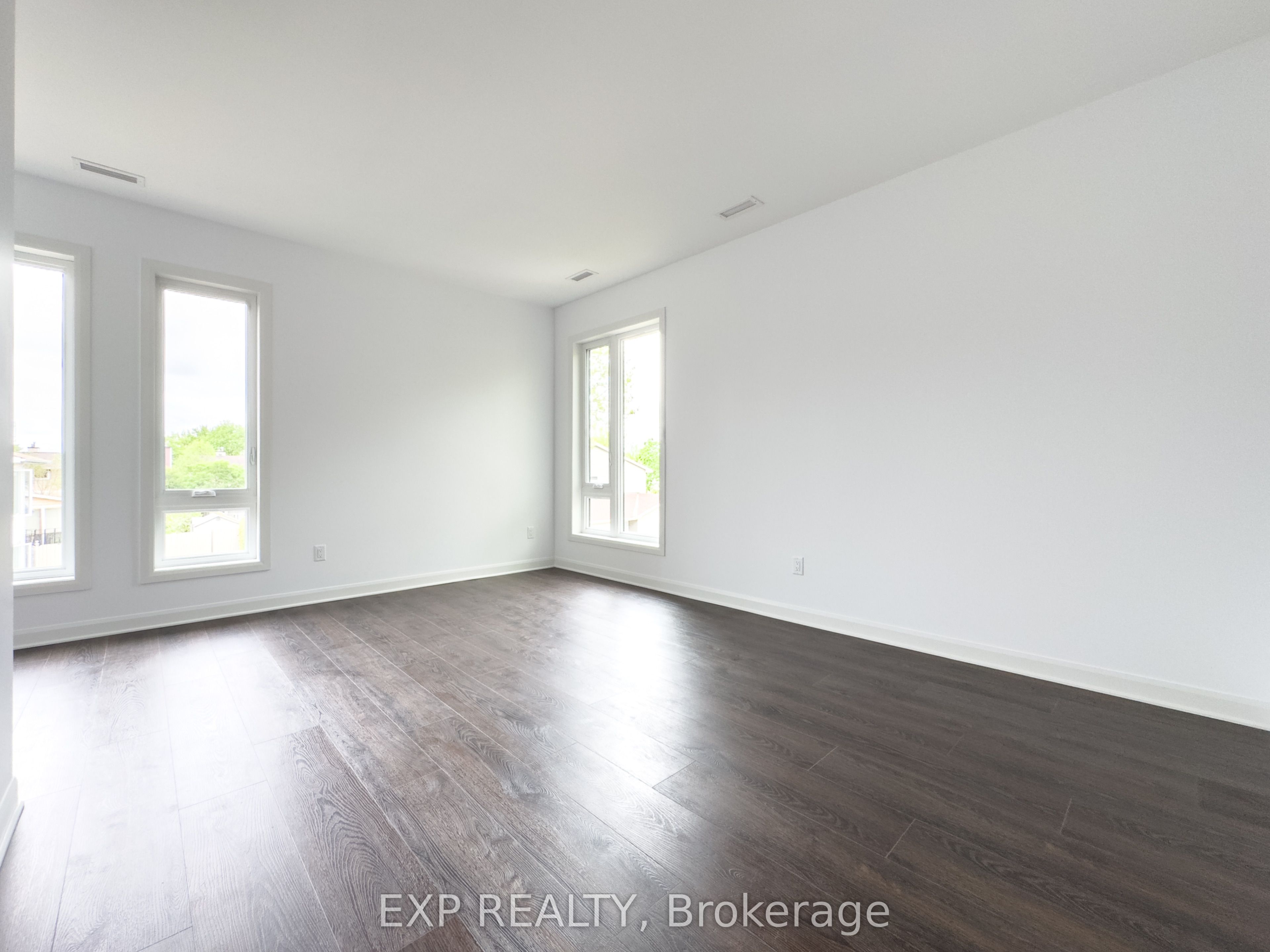 #a - 25 Fair Oaks Crescent Property Photo 12
