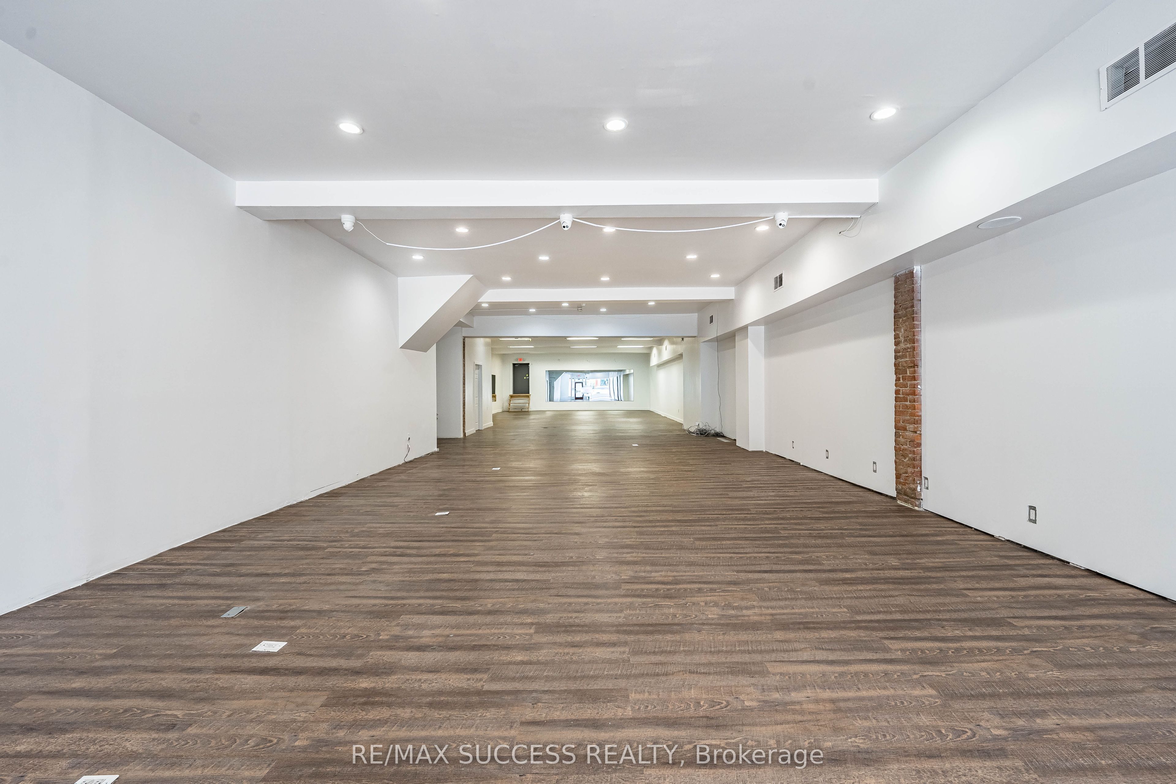 299 Ottawa Street Property Photo 6