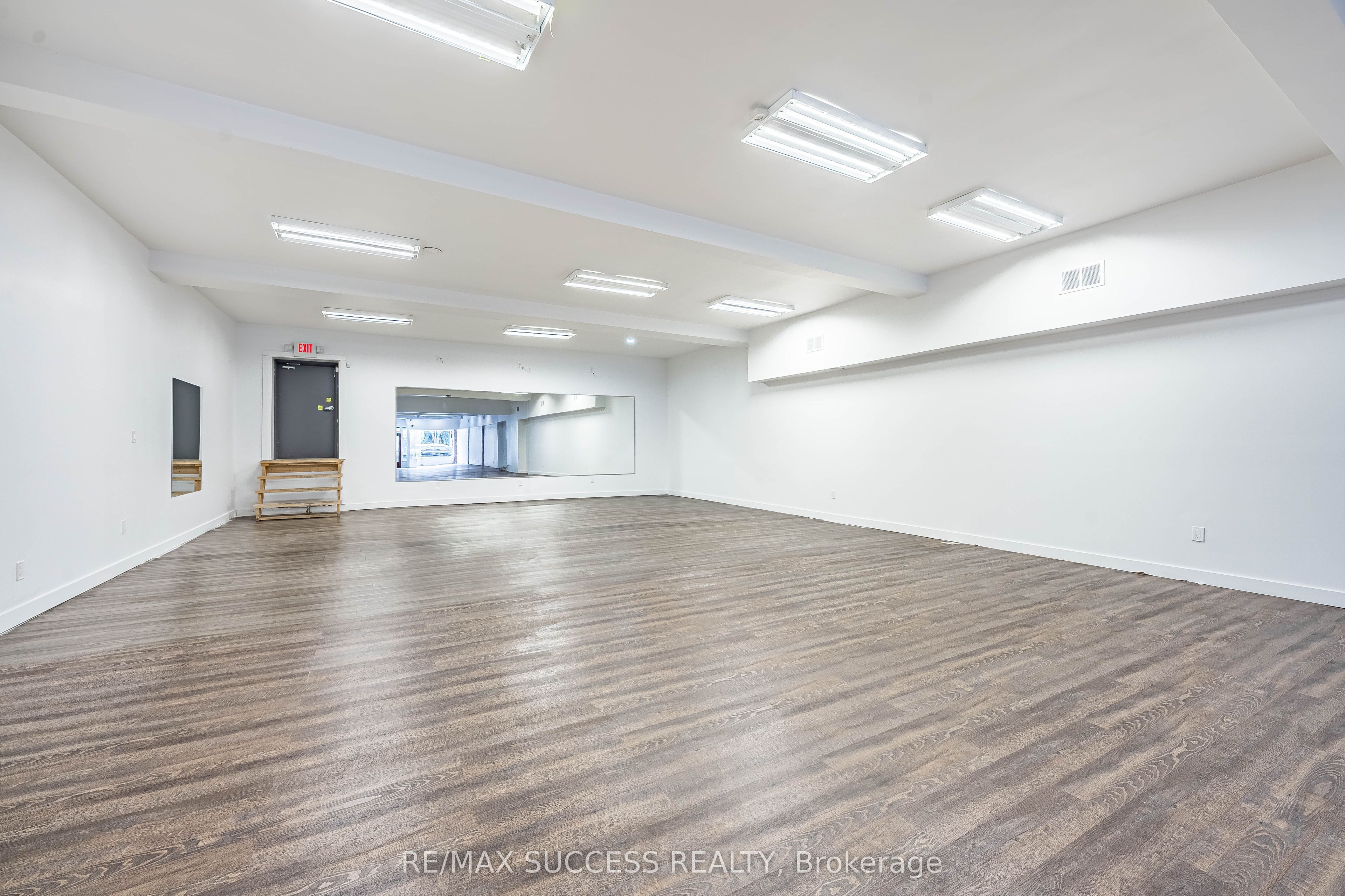 299 Ottawa Street Property Photo 7