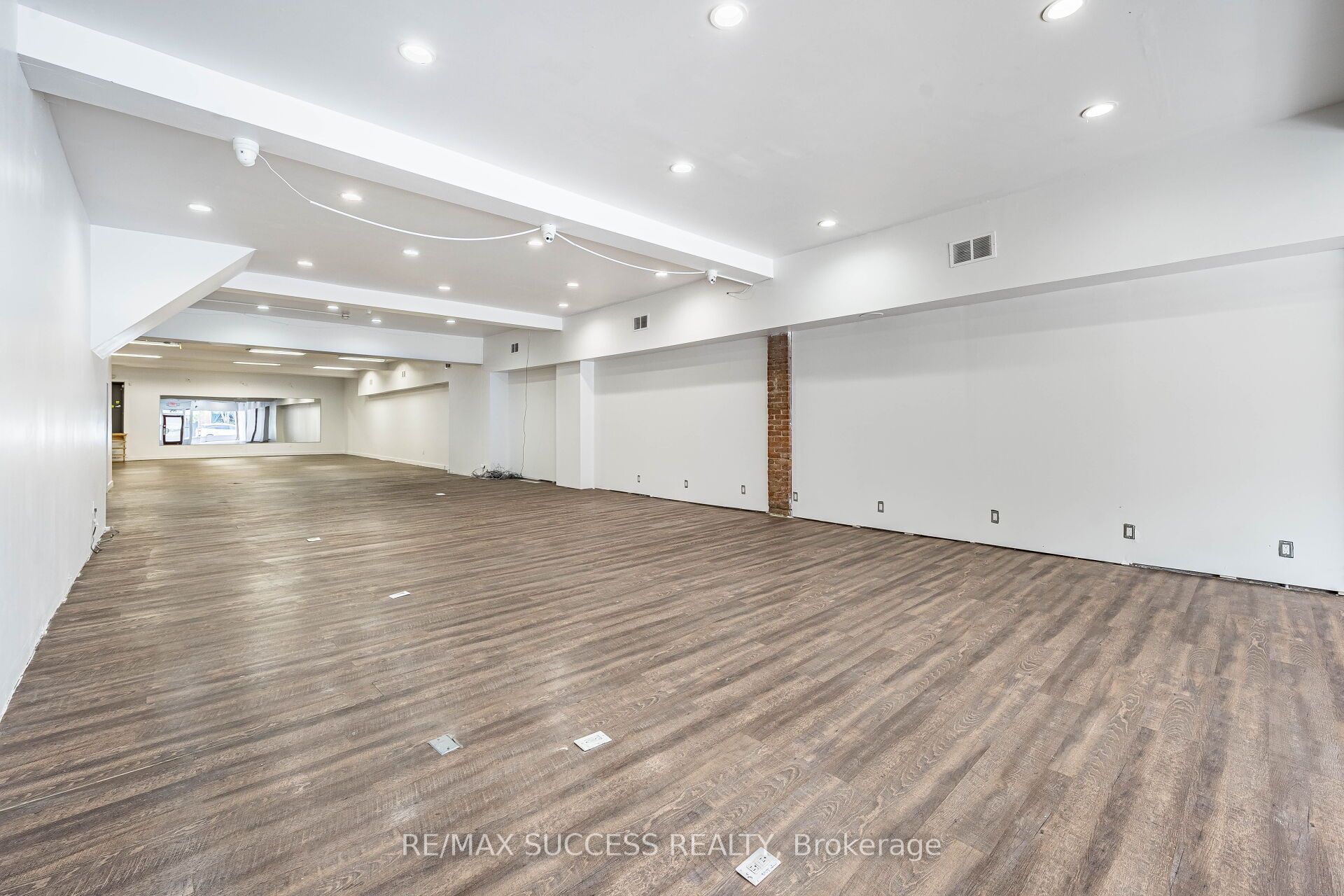 299 Ottawa Street Property Photo 8