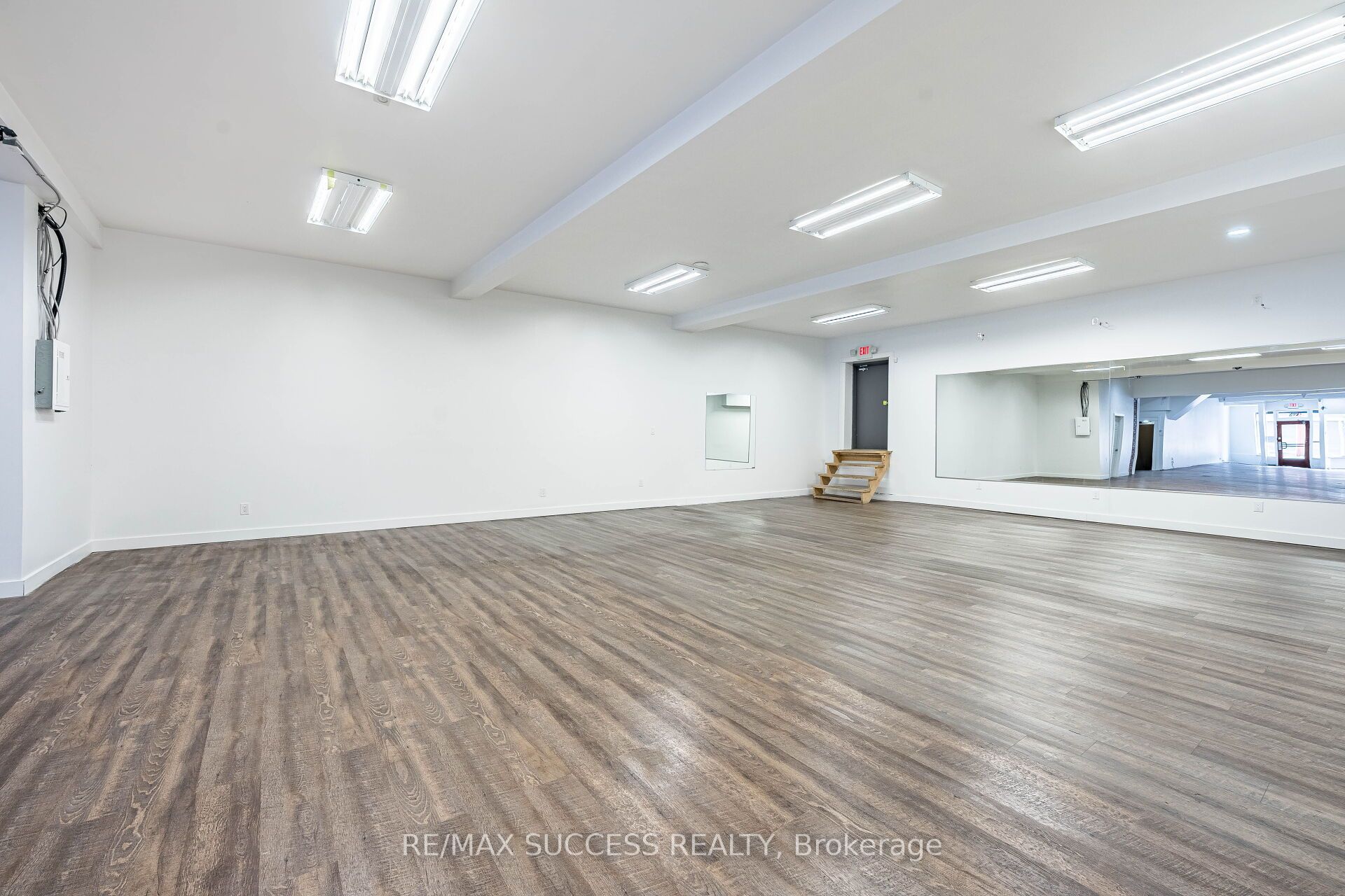 299 Ottawa Street Property Photo 11