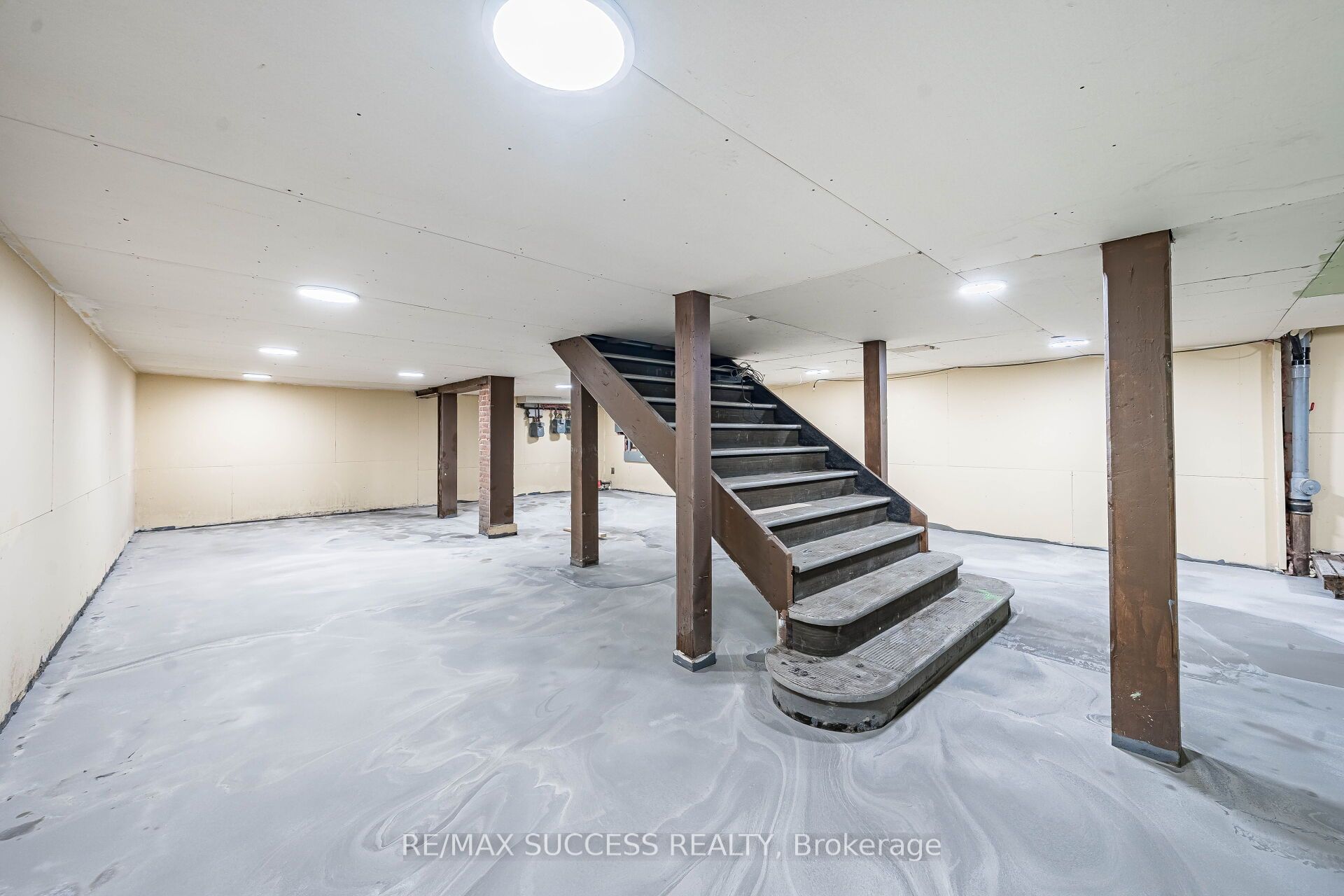 299 Ottawa Street Property Photo 15