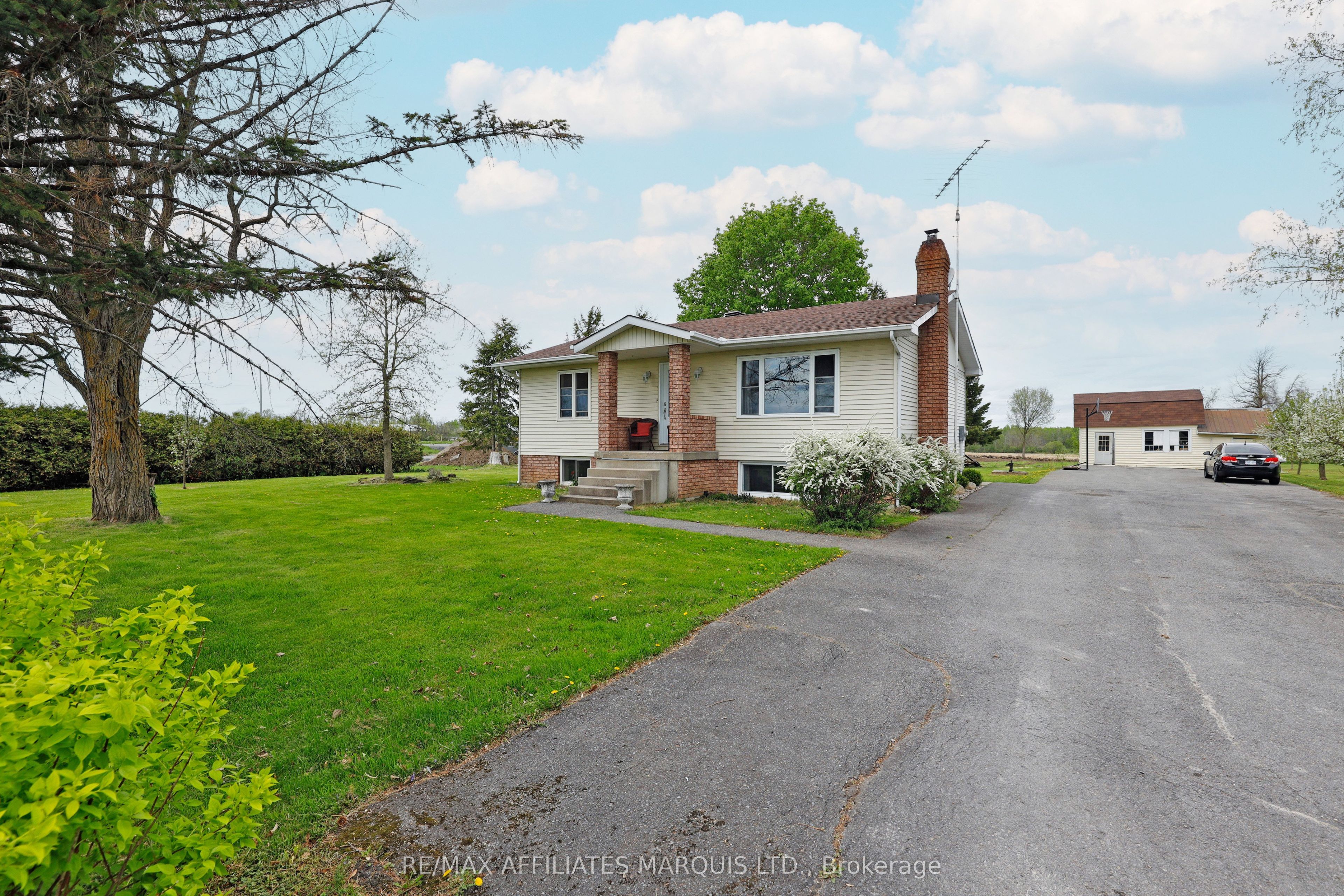 16017 Losey Rd Property Photo