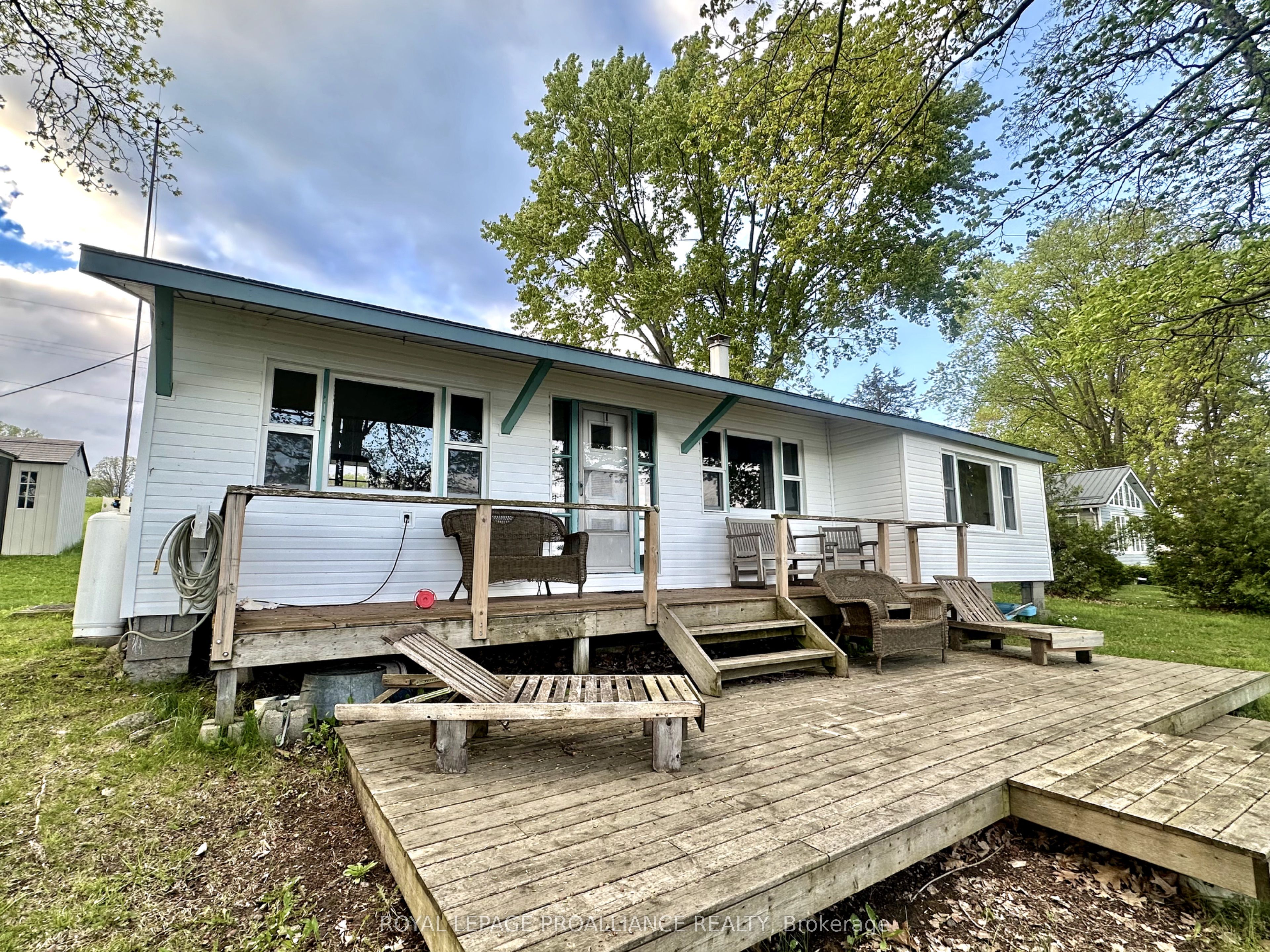 32 Quinte View Road Property Photo 1