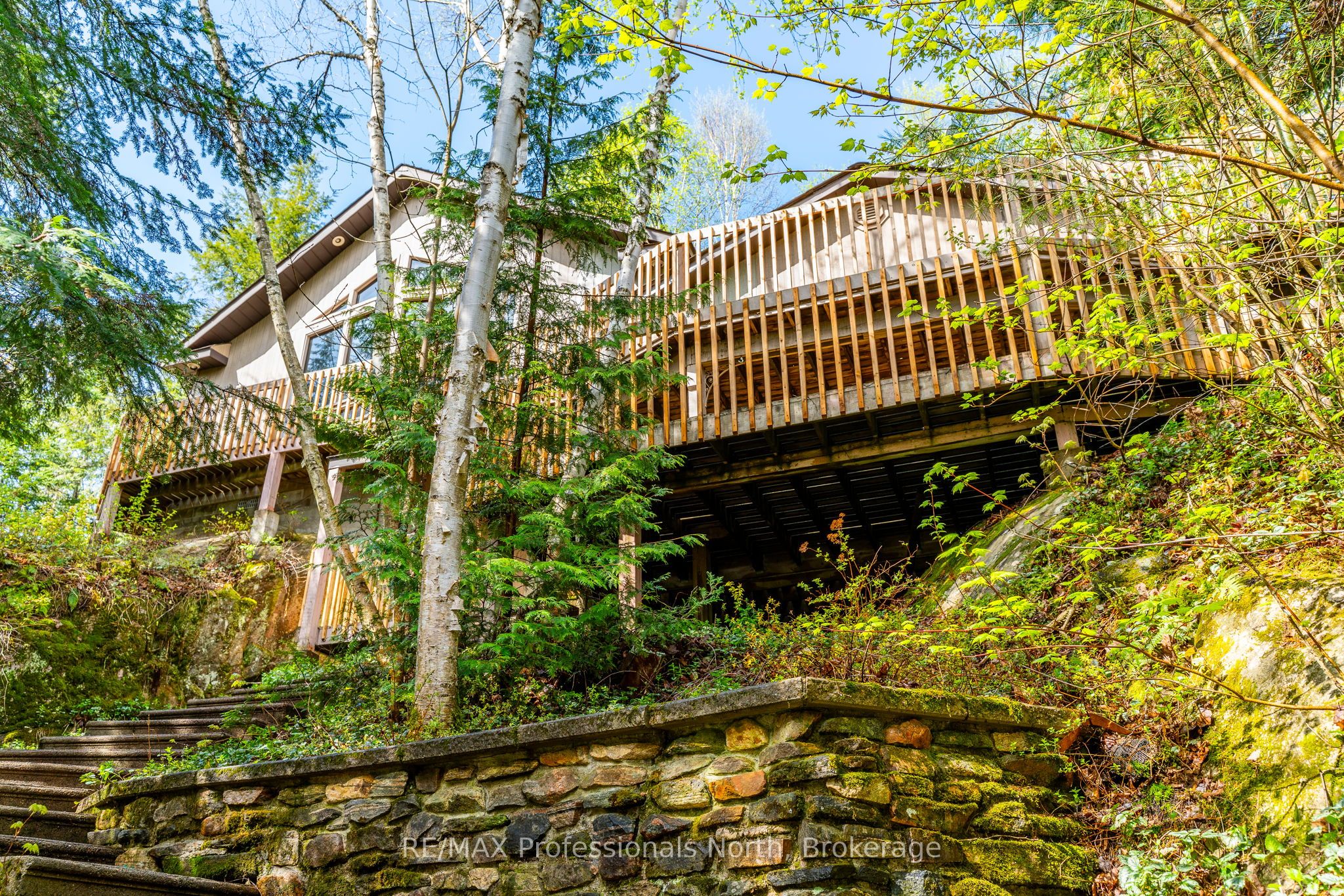 6213 Kennisis Lake Road Property Photo 1