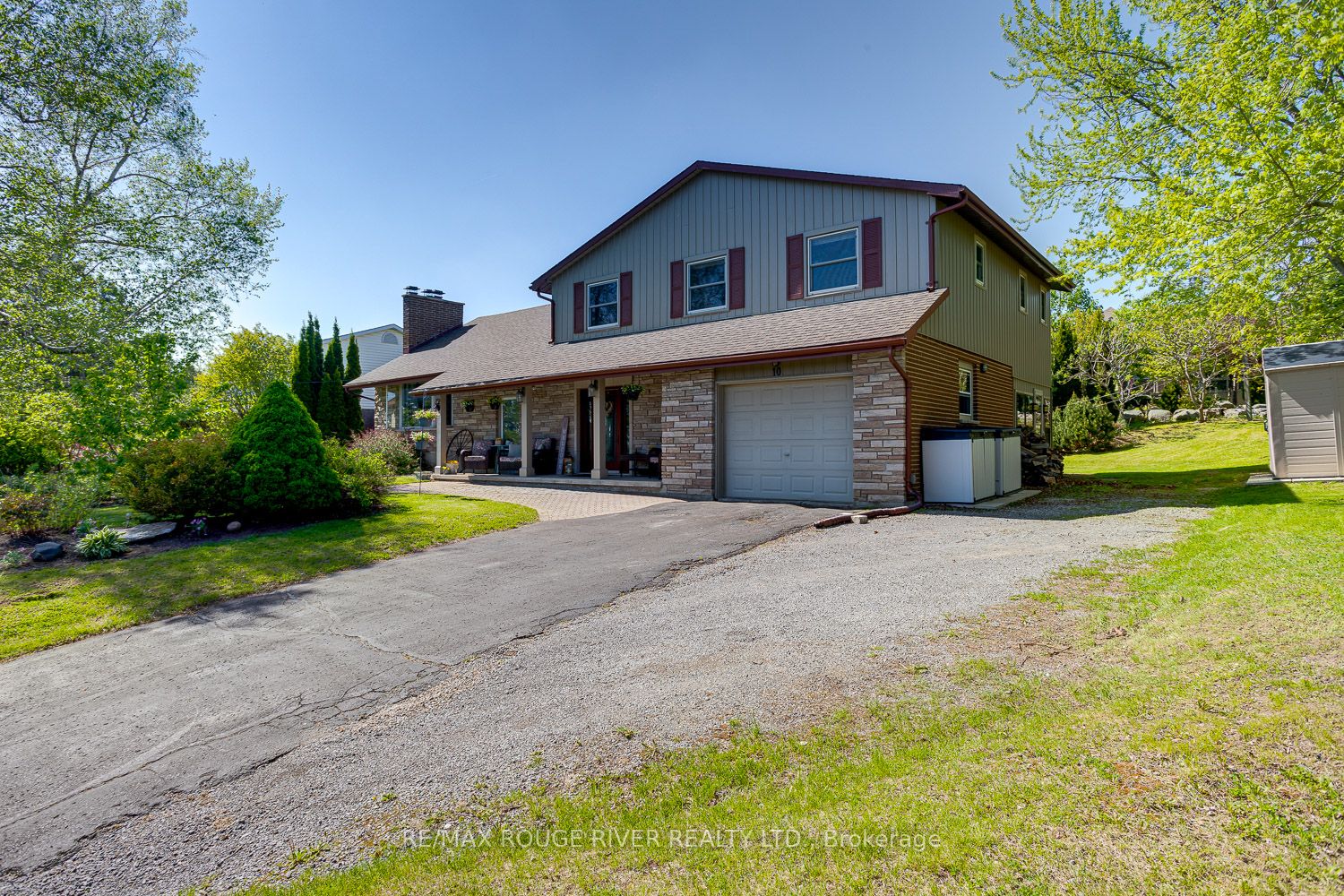 10 Lakeview Heights Property Photo 4
