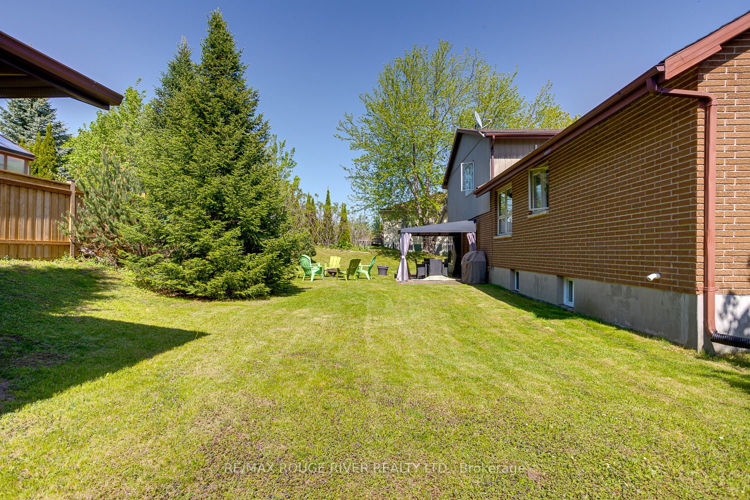 10 Lakeview Heights Property Photo 9