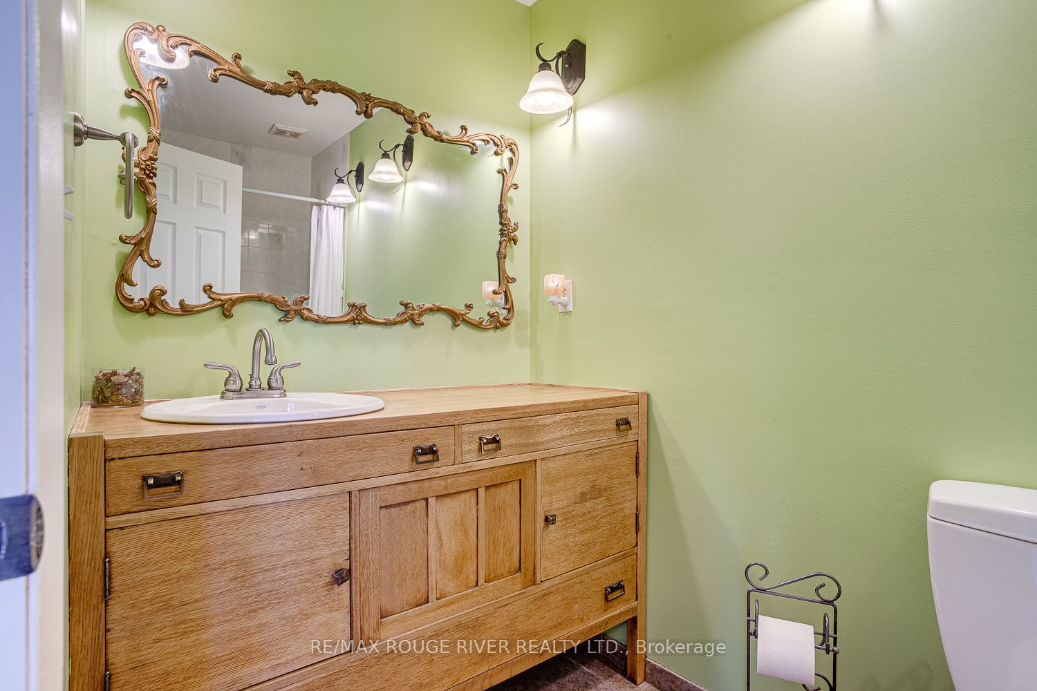 10 Lakeview Heights Property Photo 13