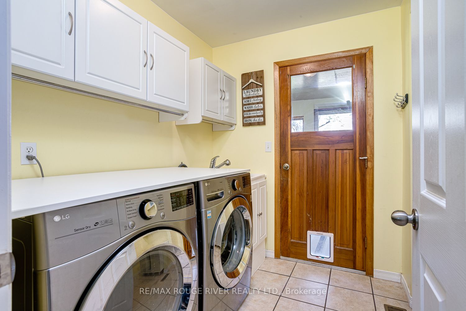10 Lakeview Heights Property Photo 18